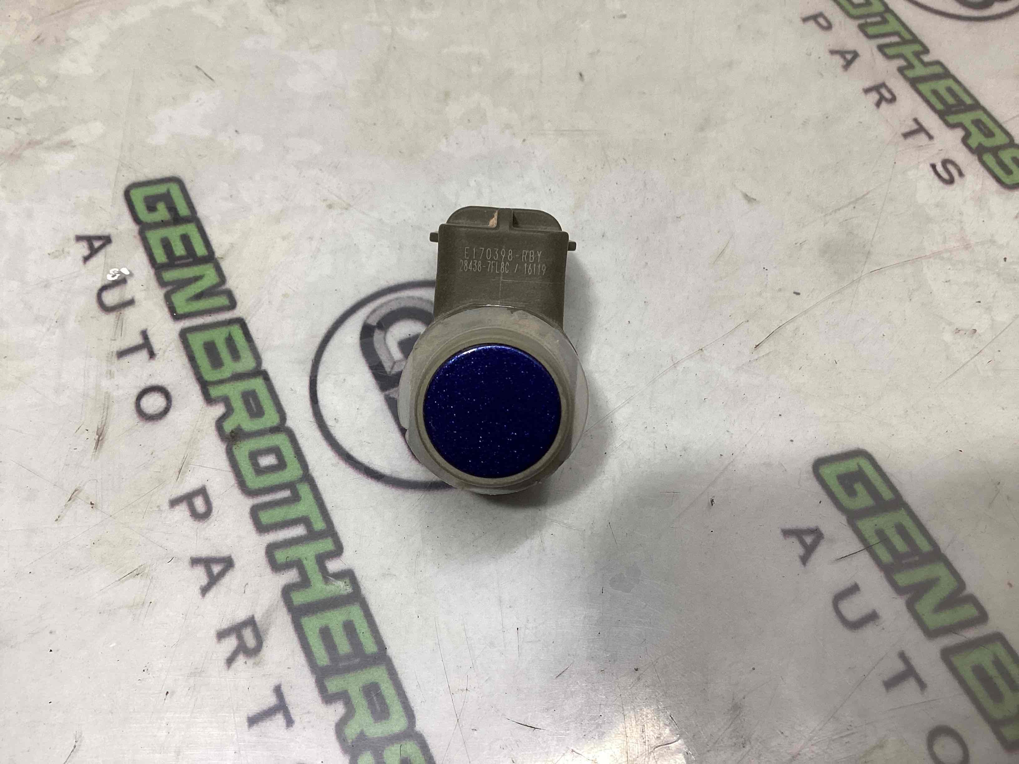 Парктронік, кріплення, корпус