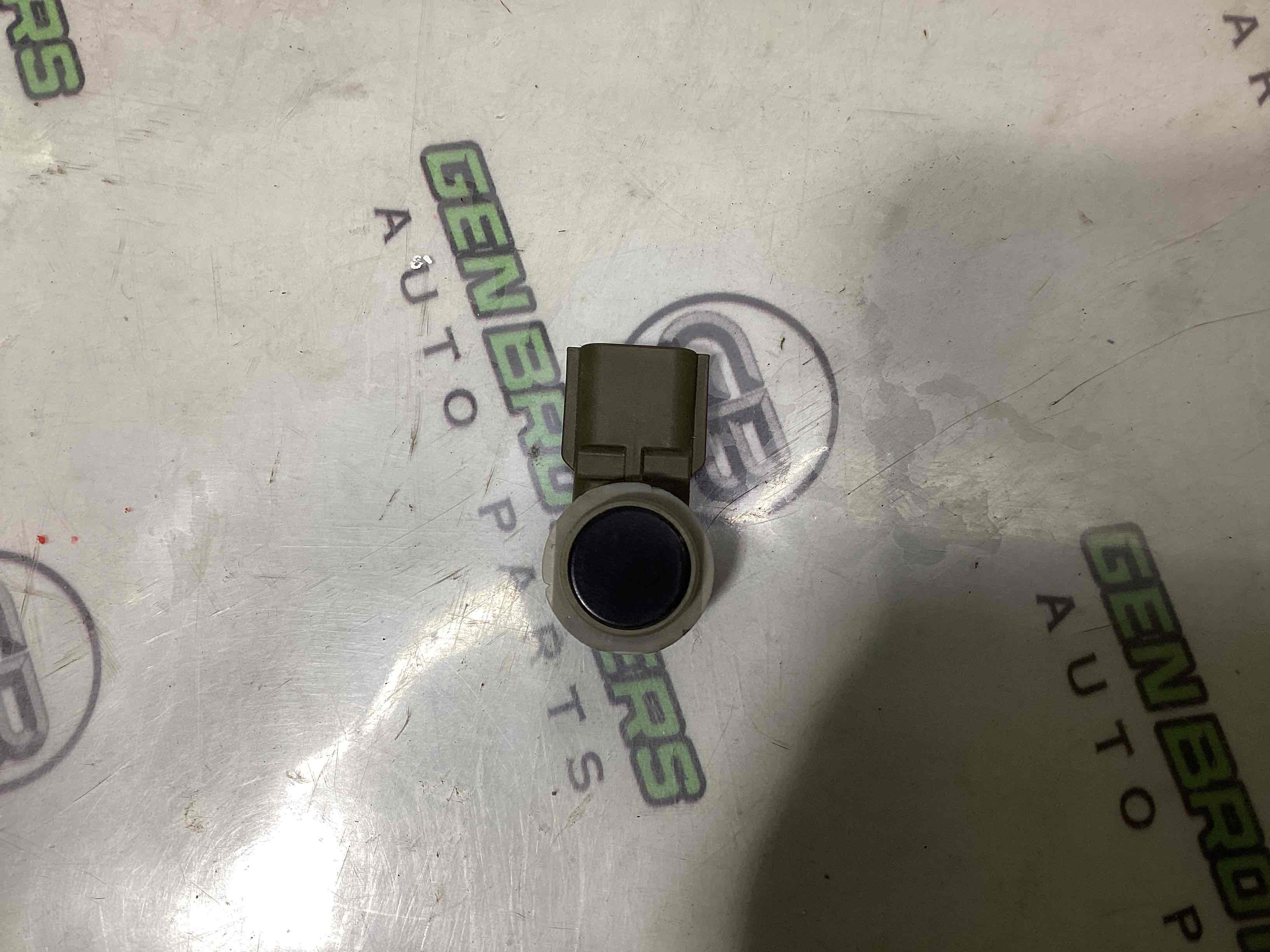 Парктронік, кріплення, корпус