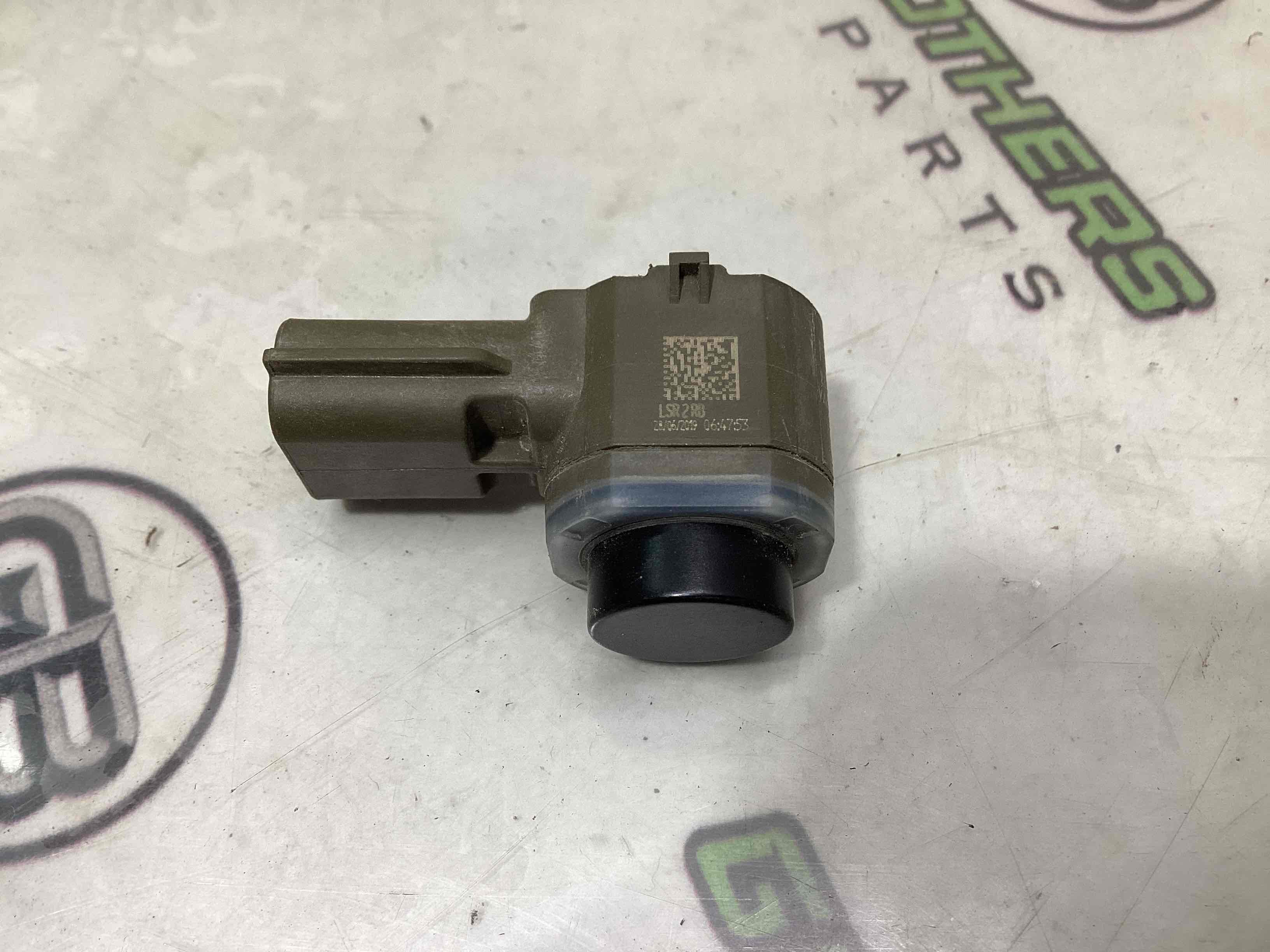 Парктронік, кріплення, корпус