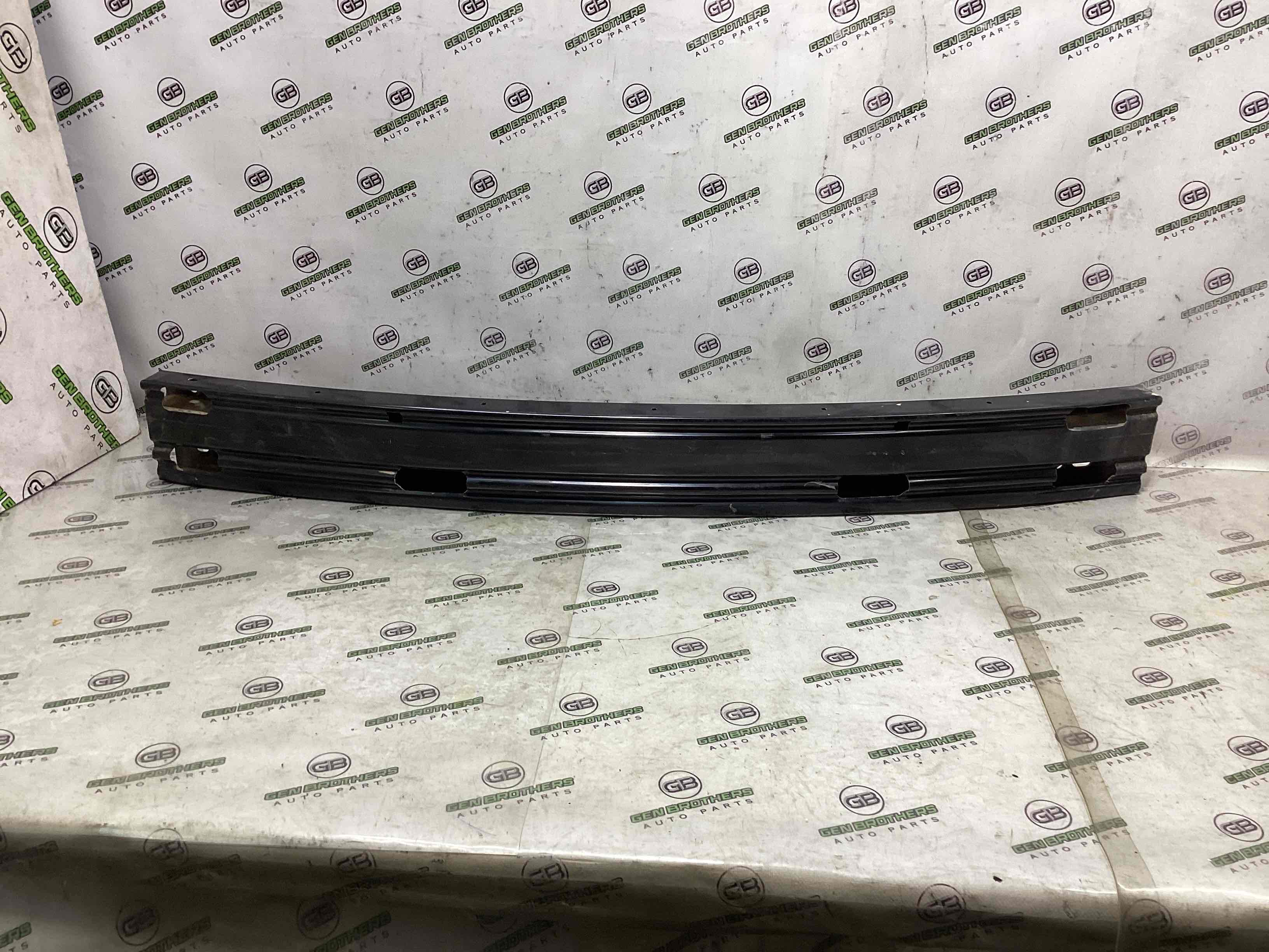 Підсилювач бампера заднього