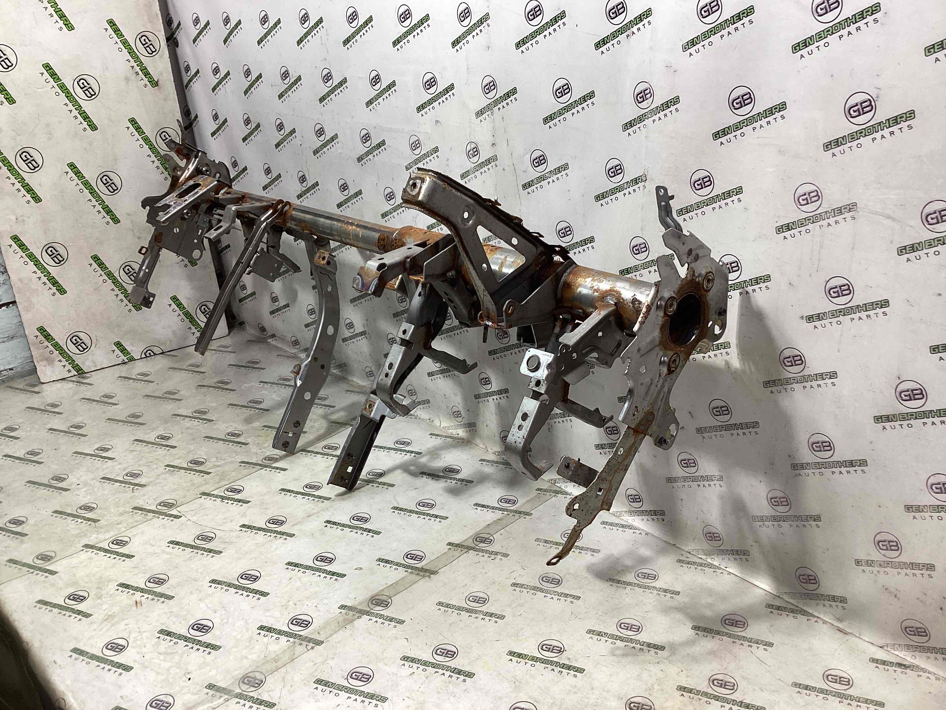 Панель передня салону торпедо