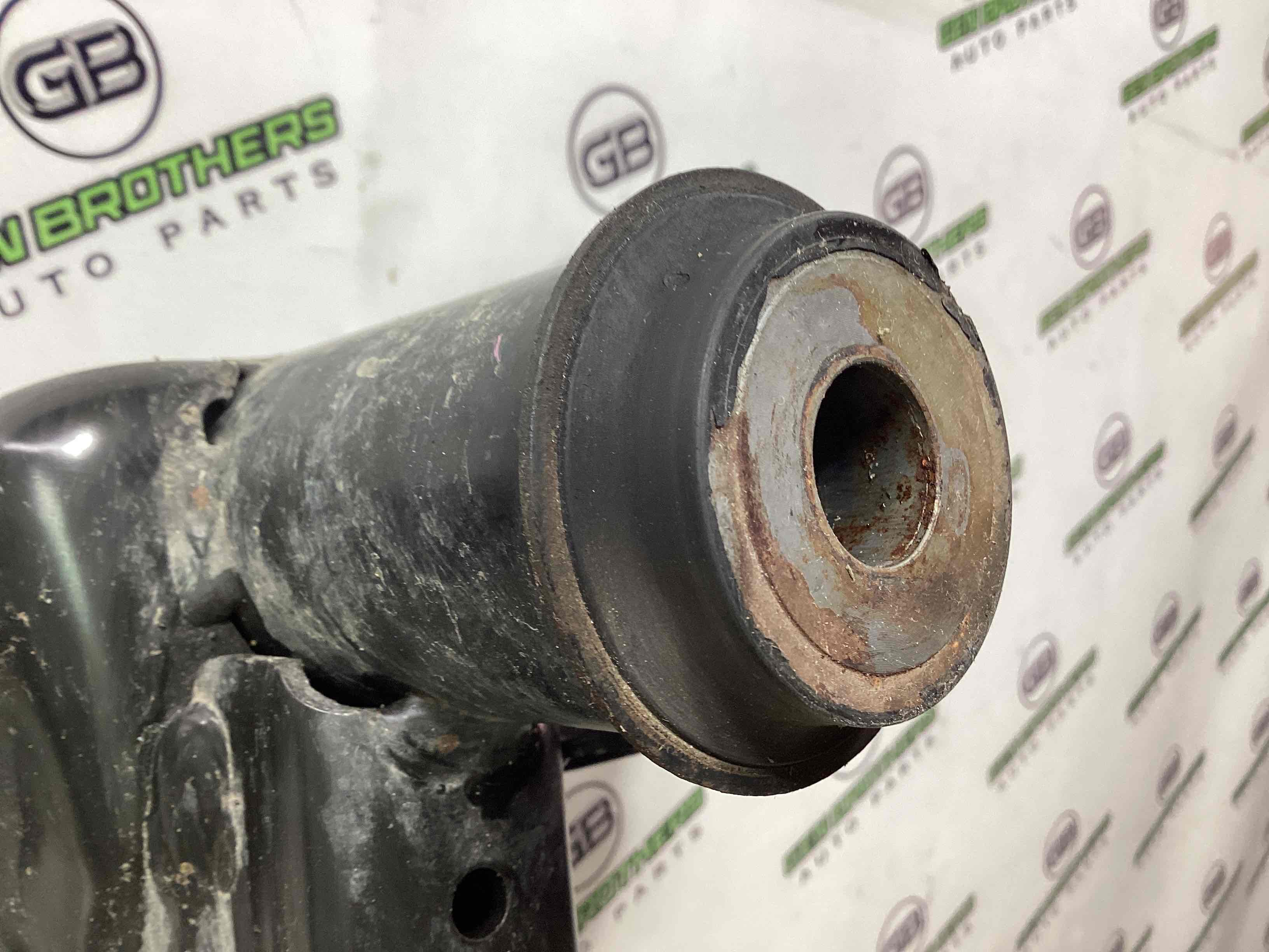 Балка підвіски передня підрамник