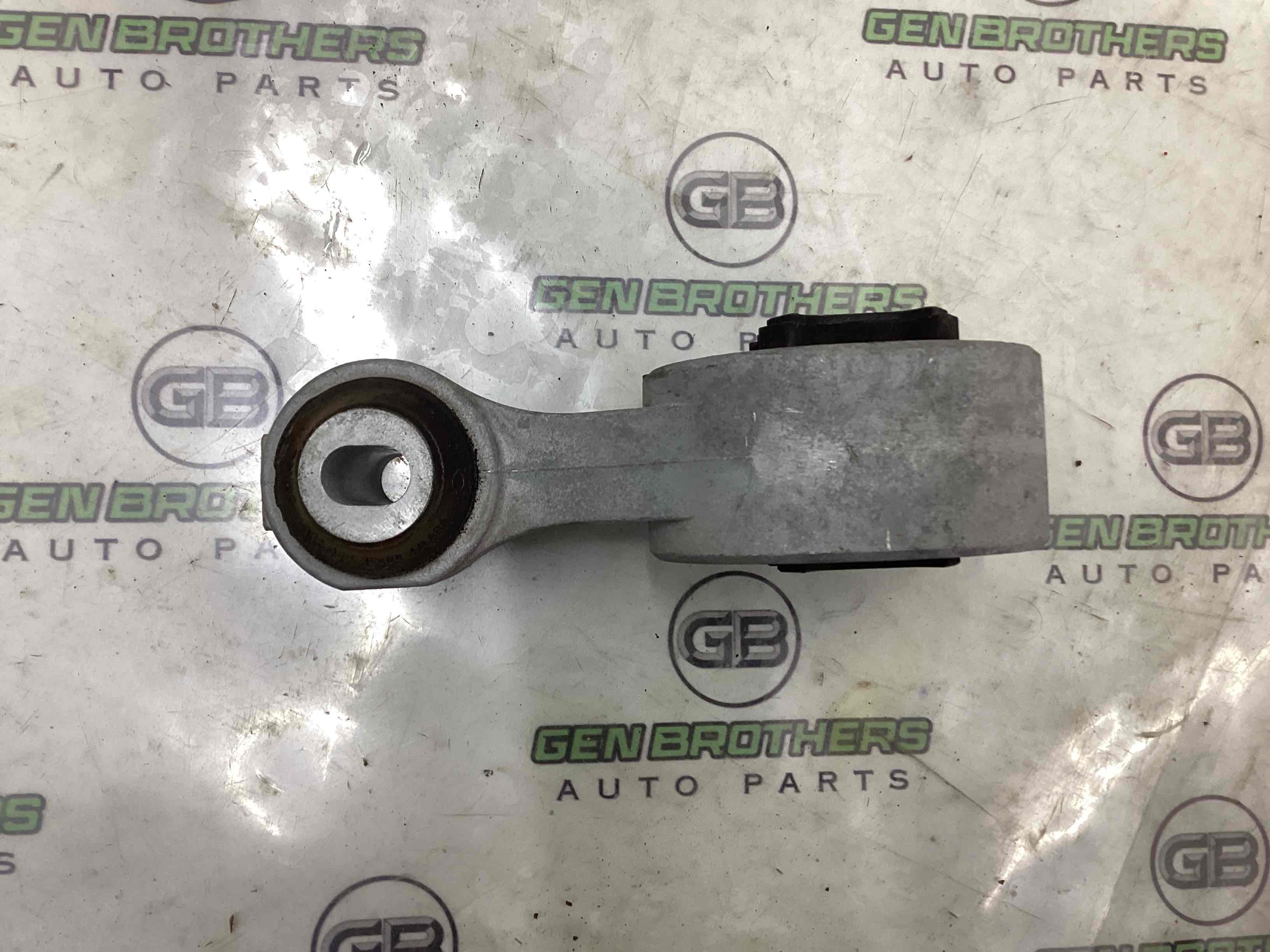 Подушка кріплення двигуна