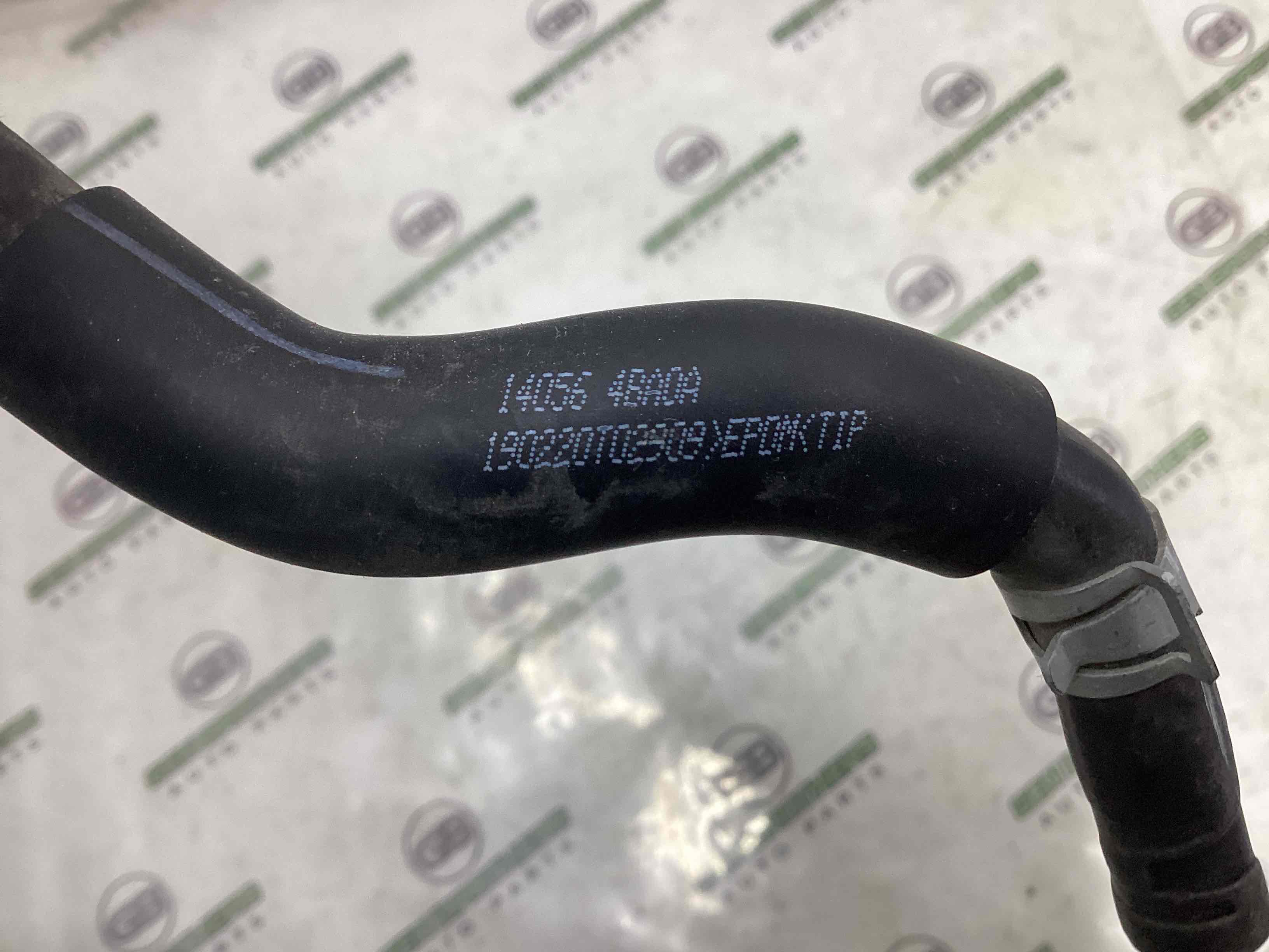 Патрубок трубопровід, шланг