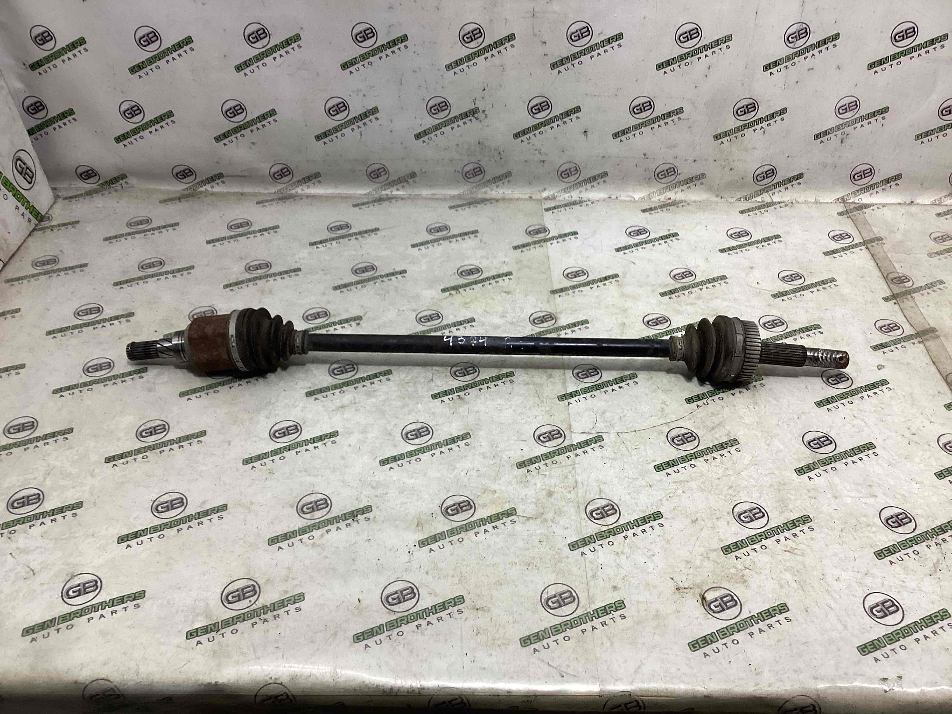 Привід піввісь задня права