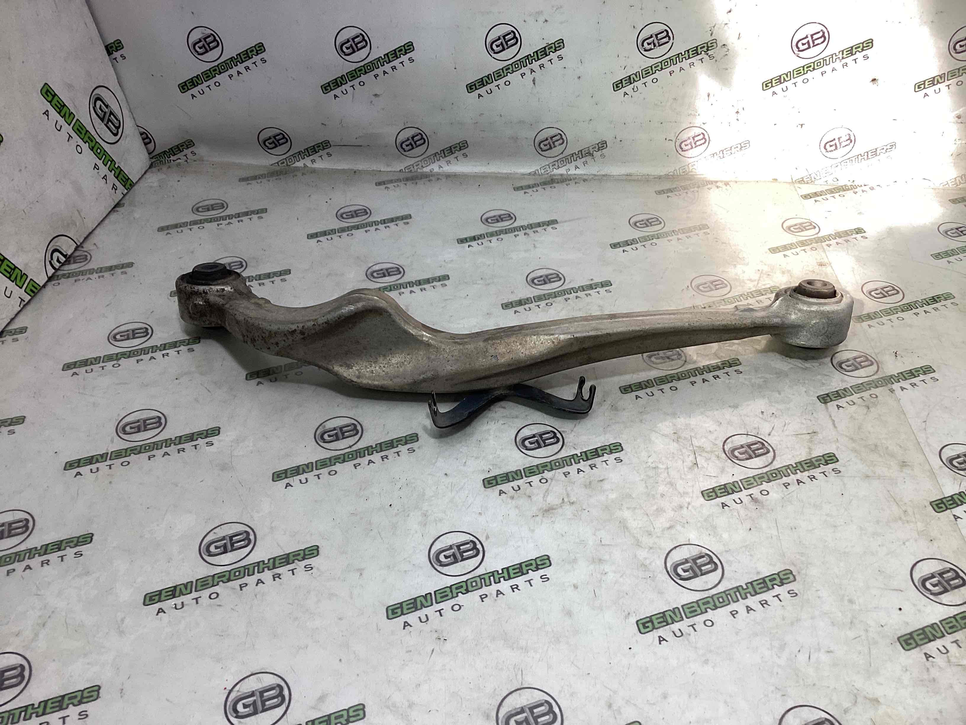 Важіль задній лівий