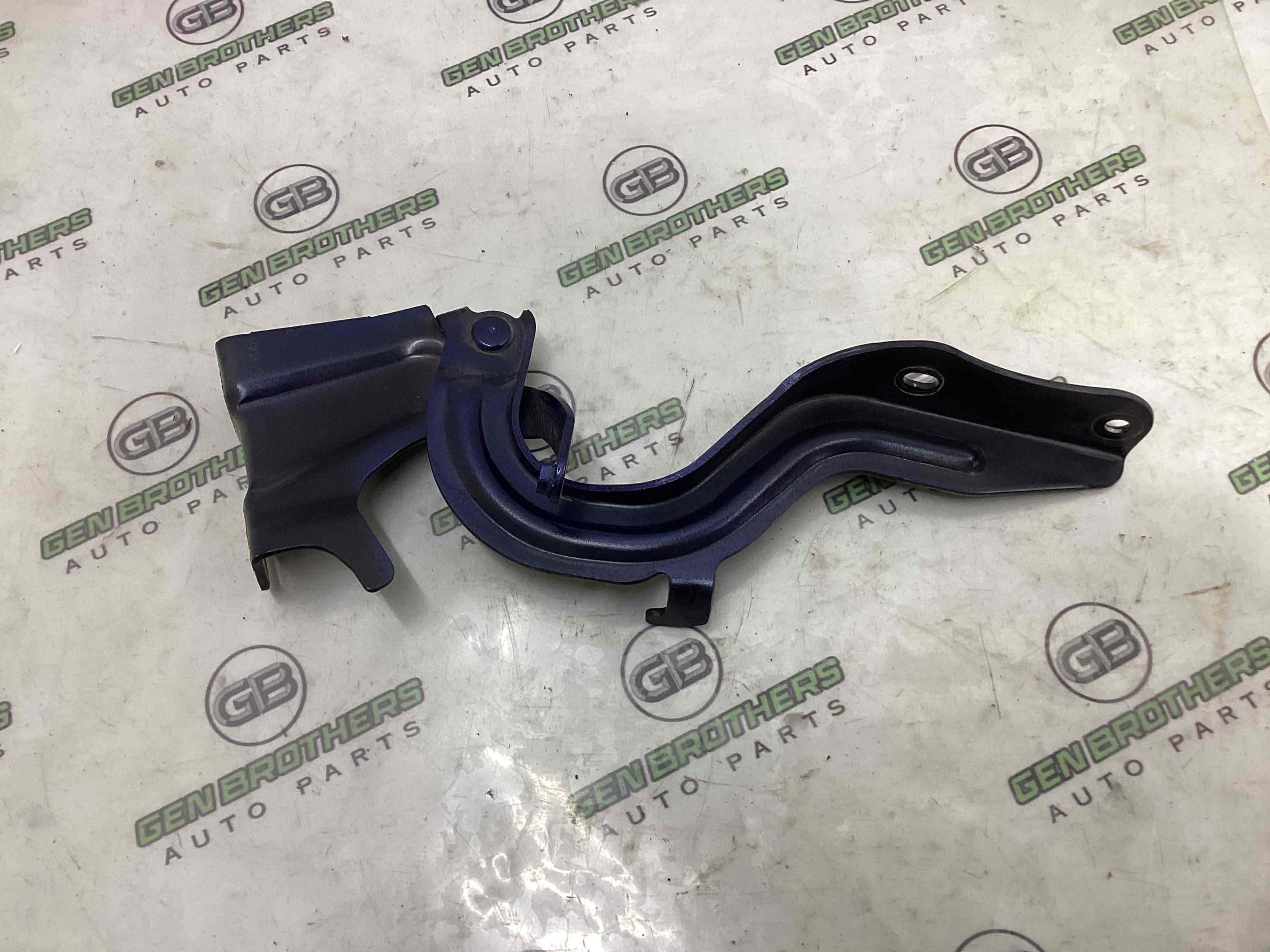 Петля капота, кронштейн капота