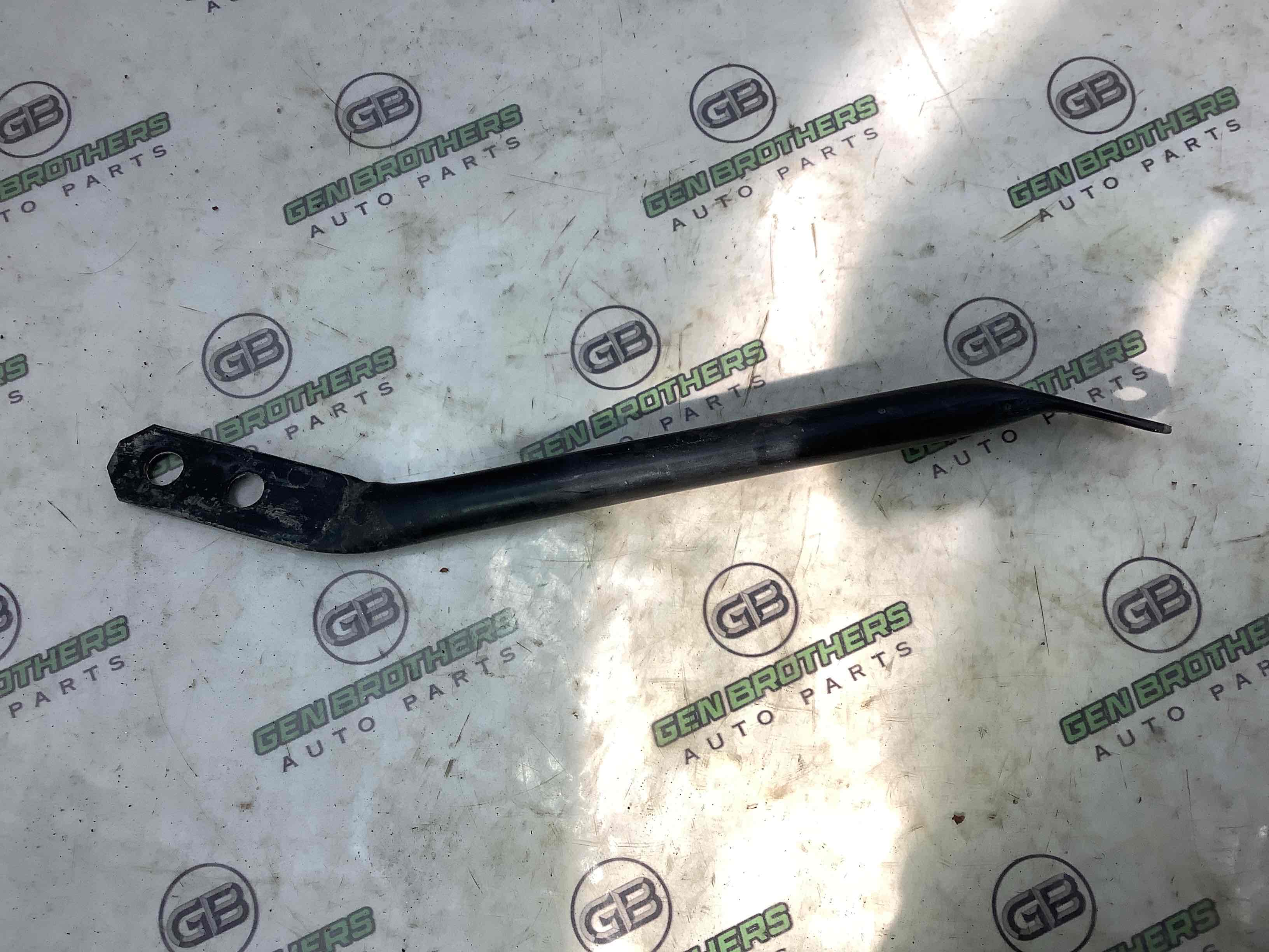 Важіль задній правий