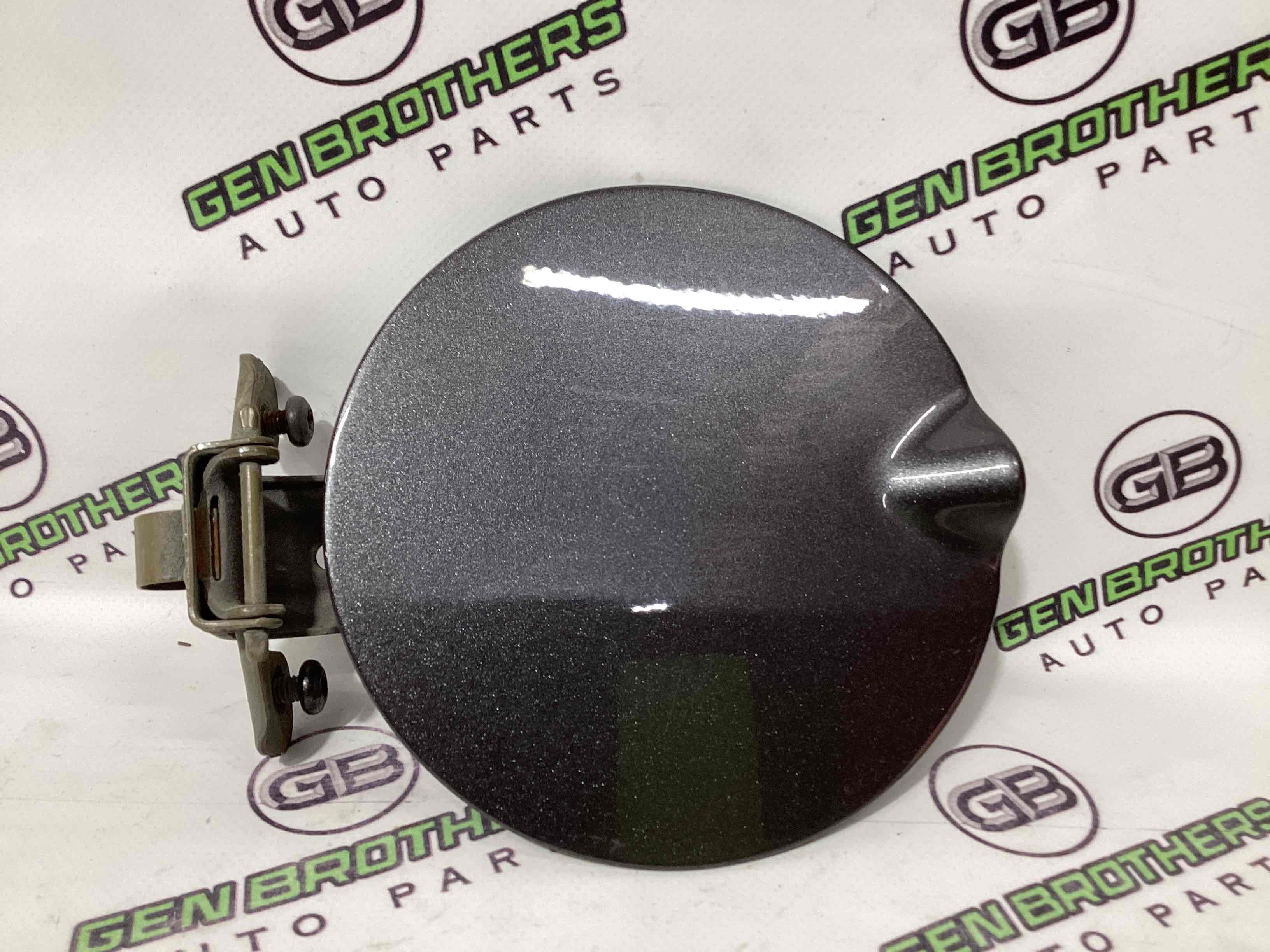 Лючок бензобака