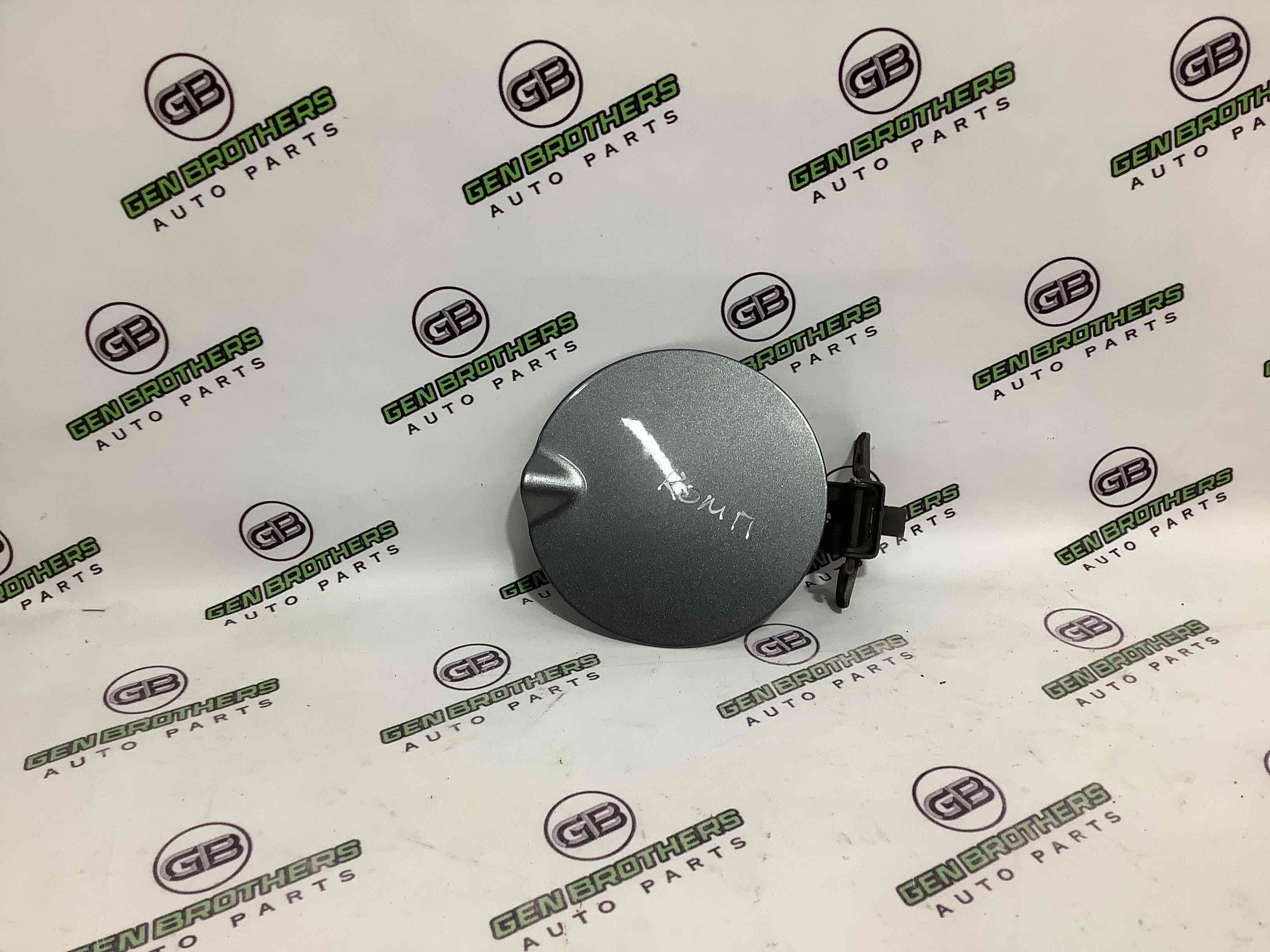 Лючок бензобака