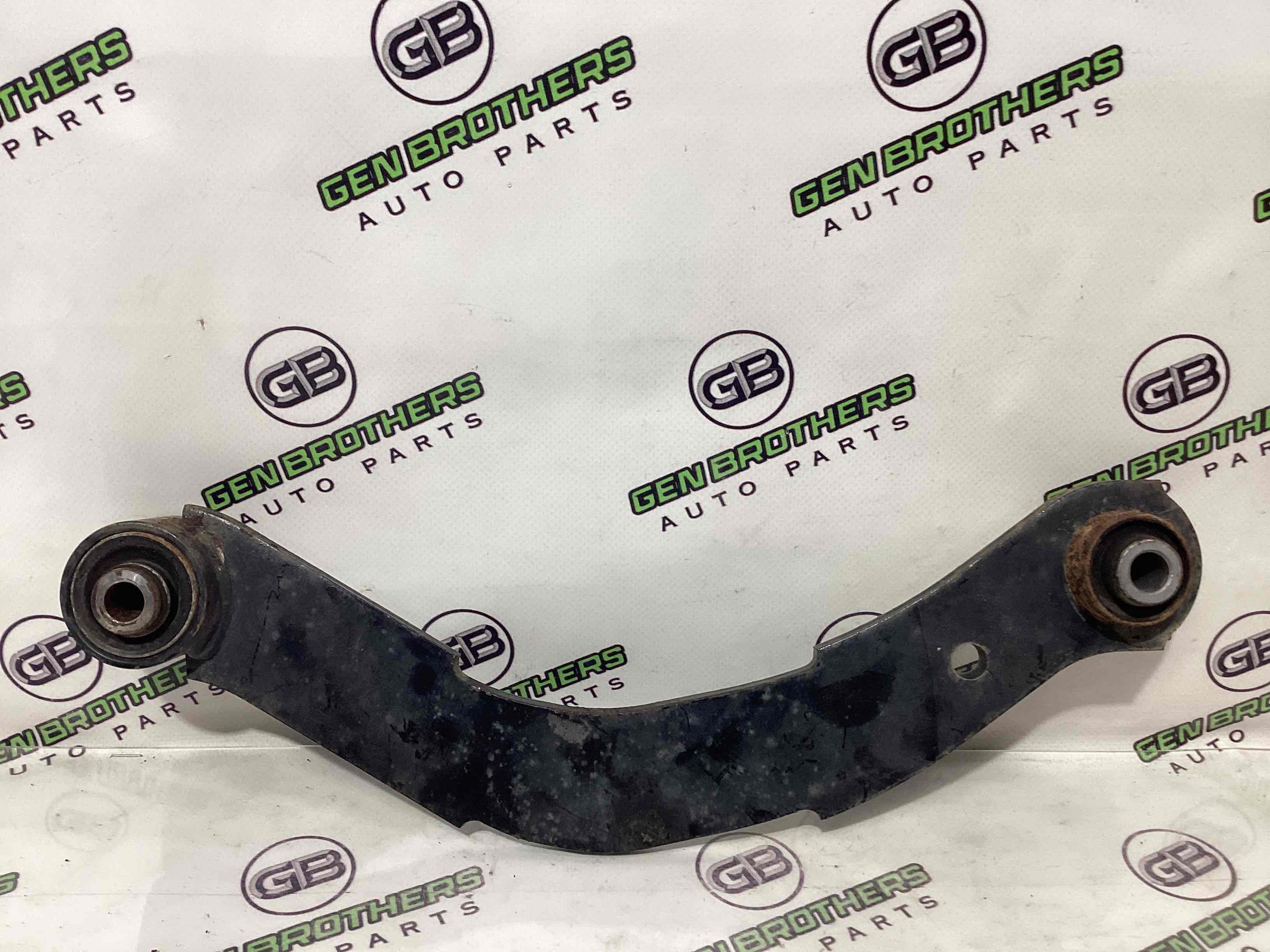 Важіль задній правий