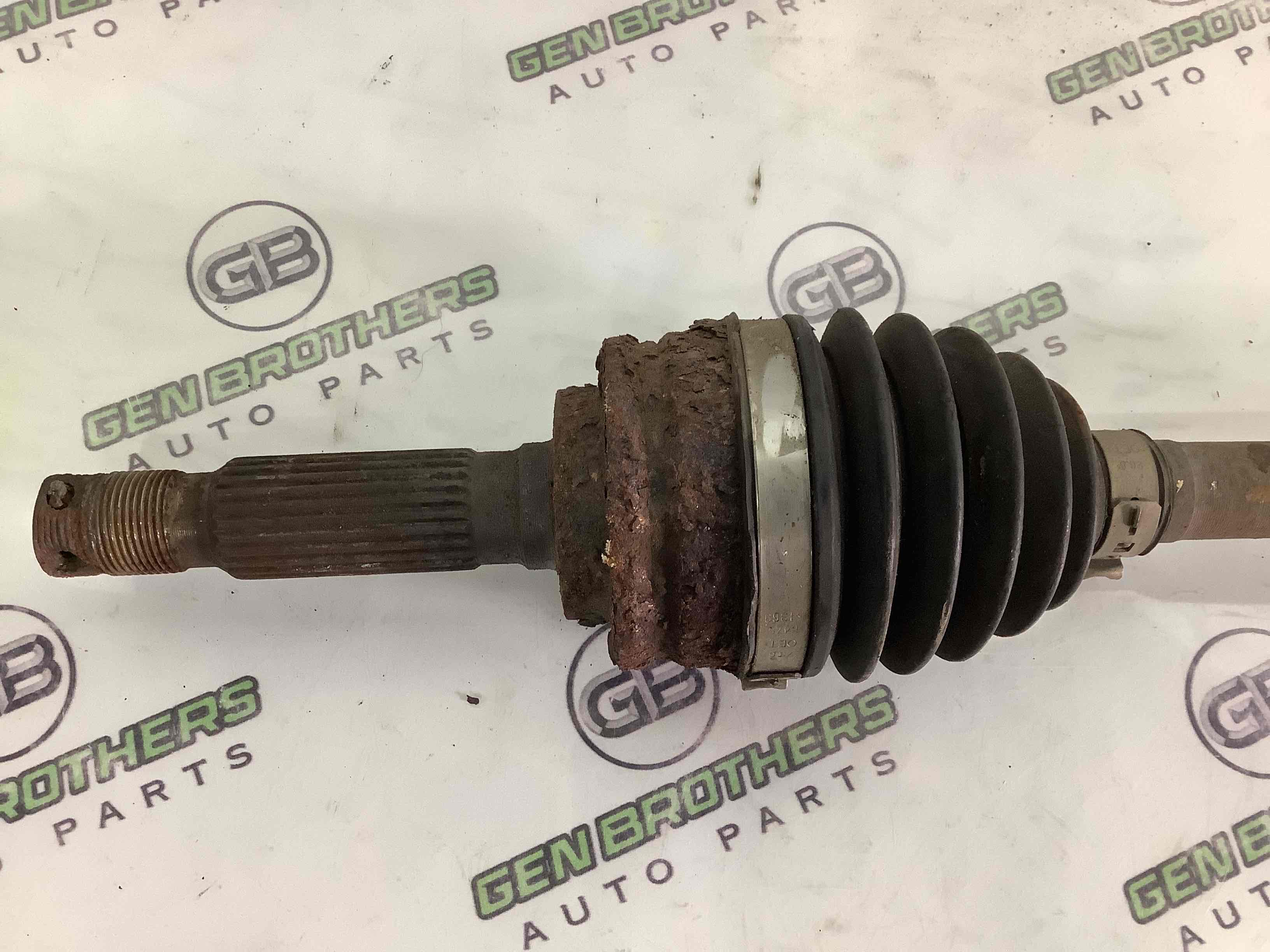 Напіввісь задня ліва