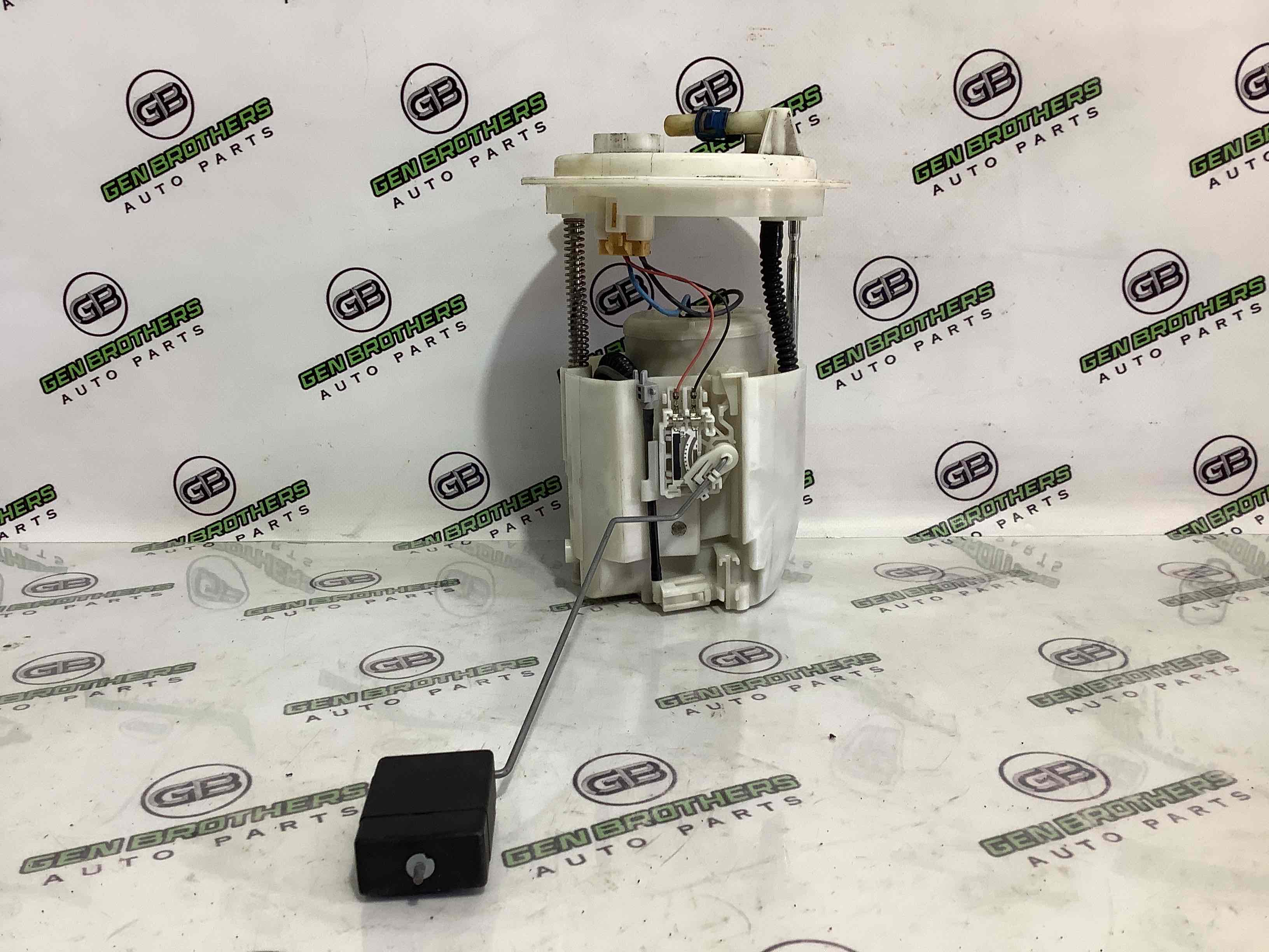 Насос паливний