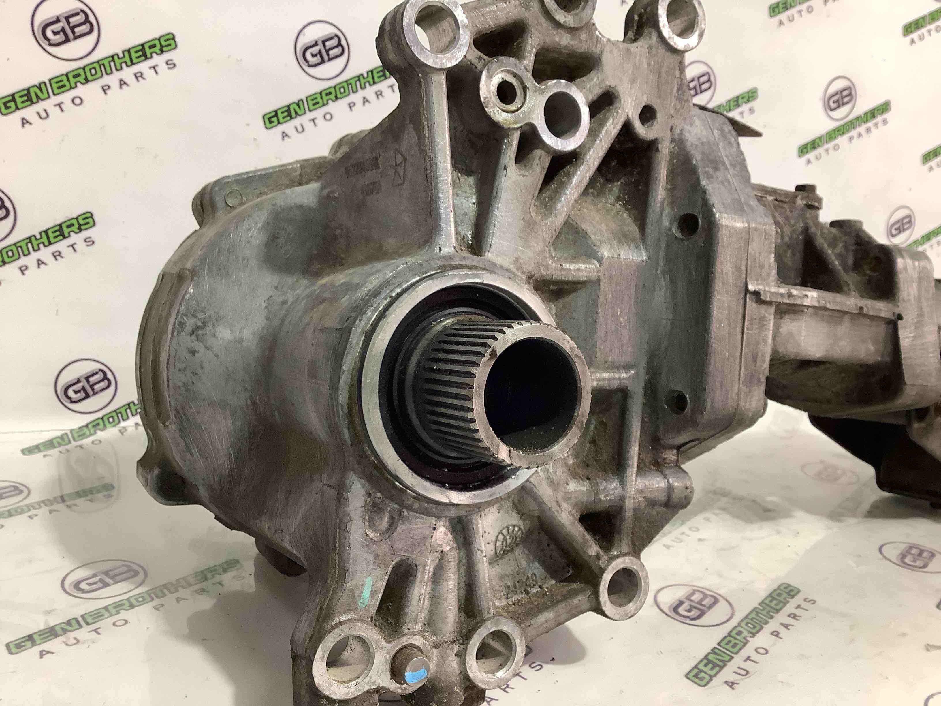 Редуктор переднього мосту