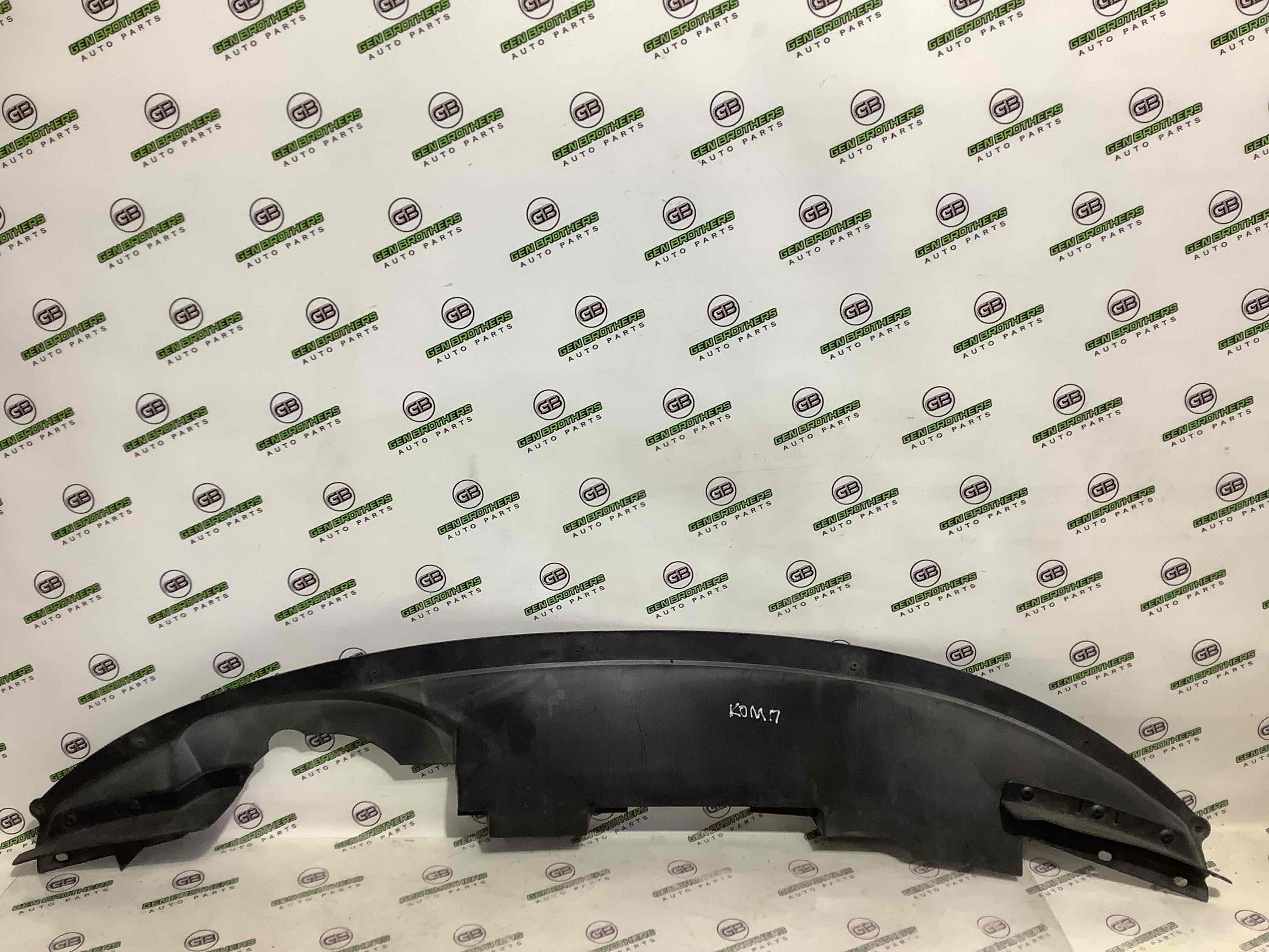 Губа бампера нижня