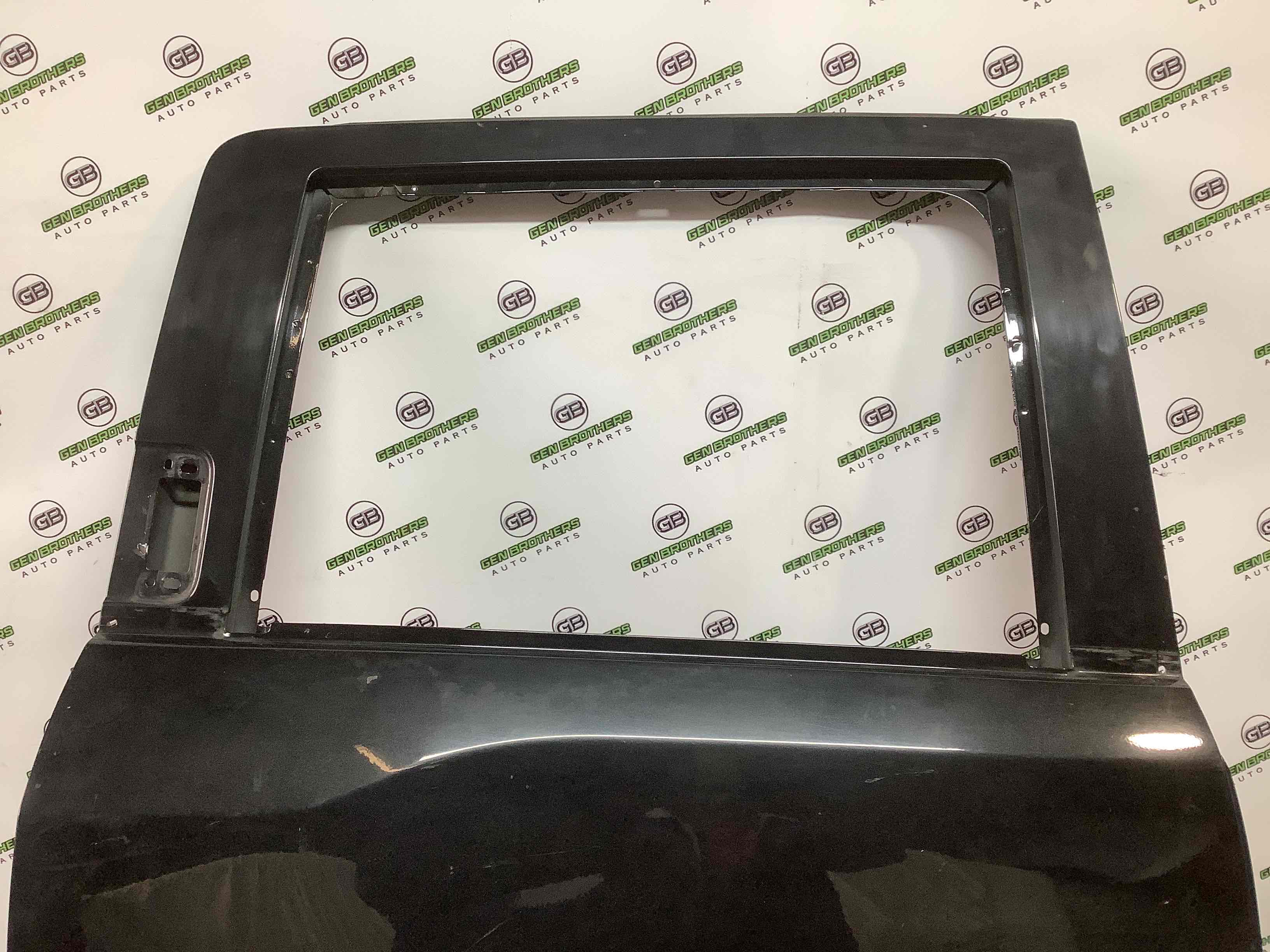 Двері задні права