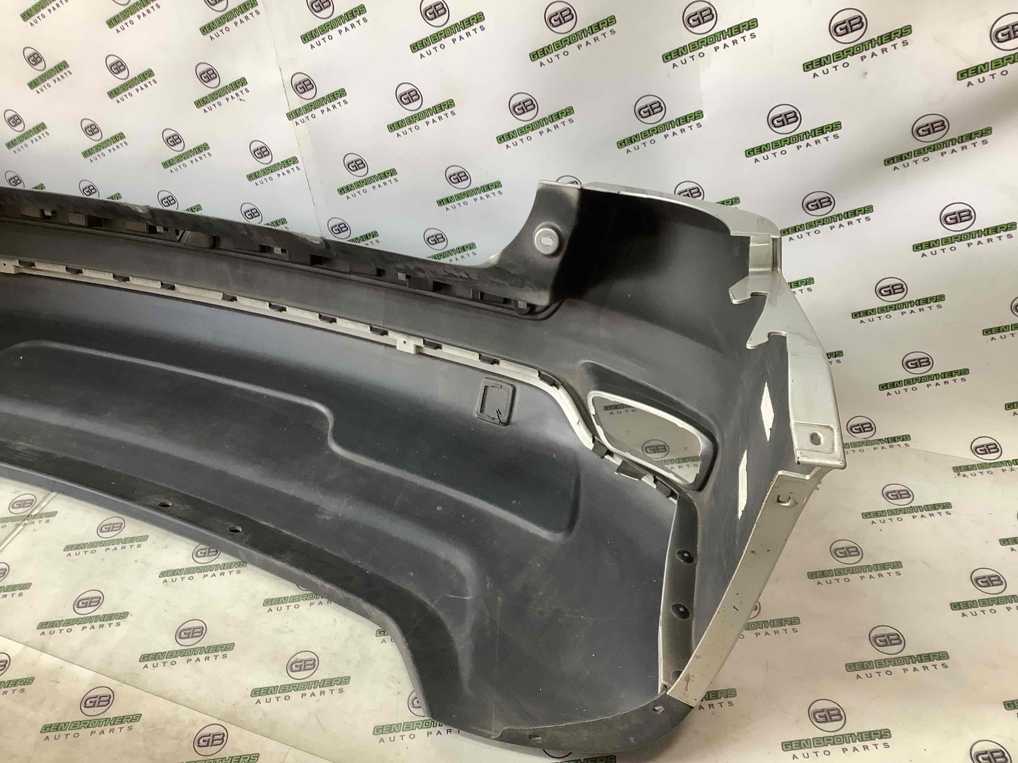 Бампер задній