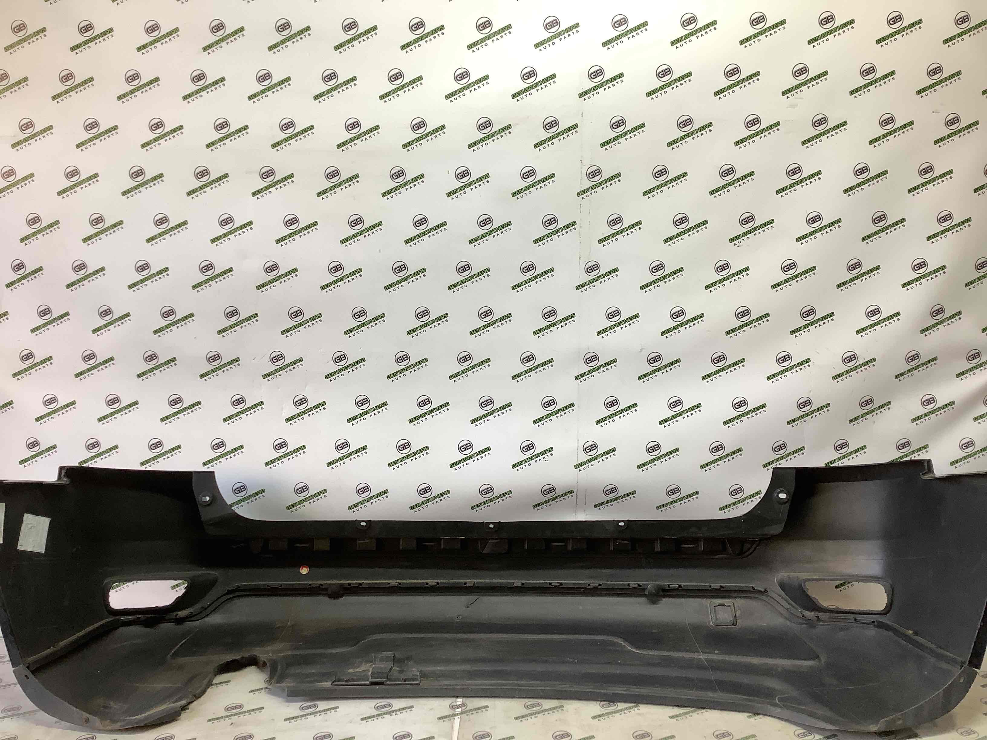 Бампер задній