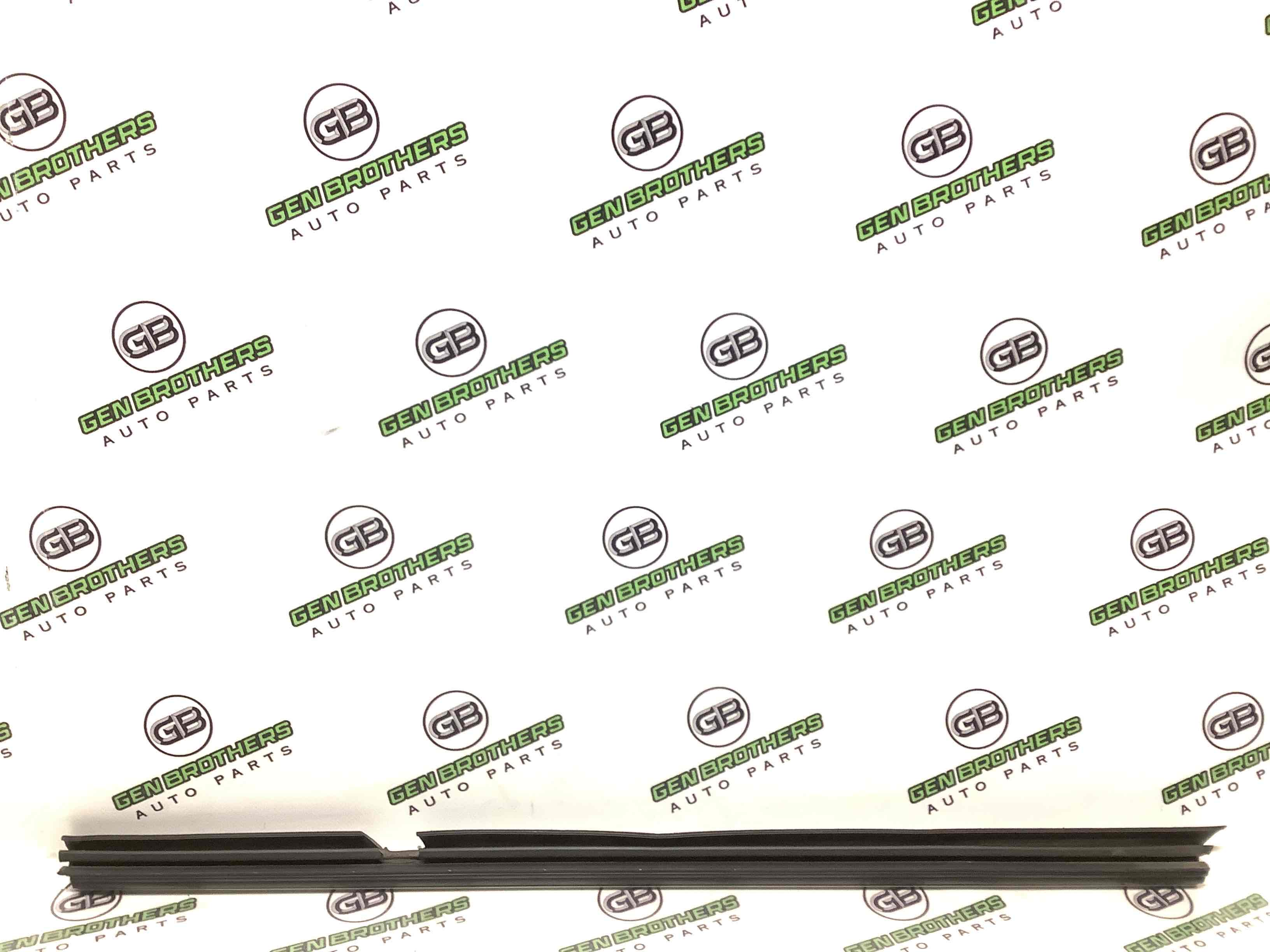 Молдинг двері задньої лівої