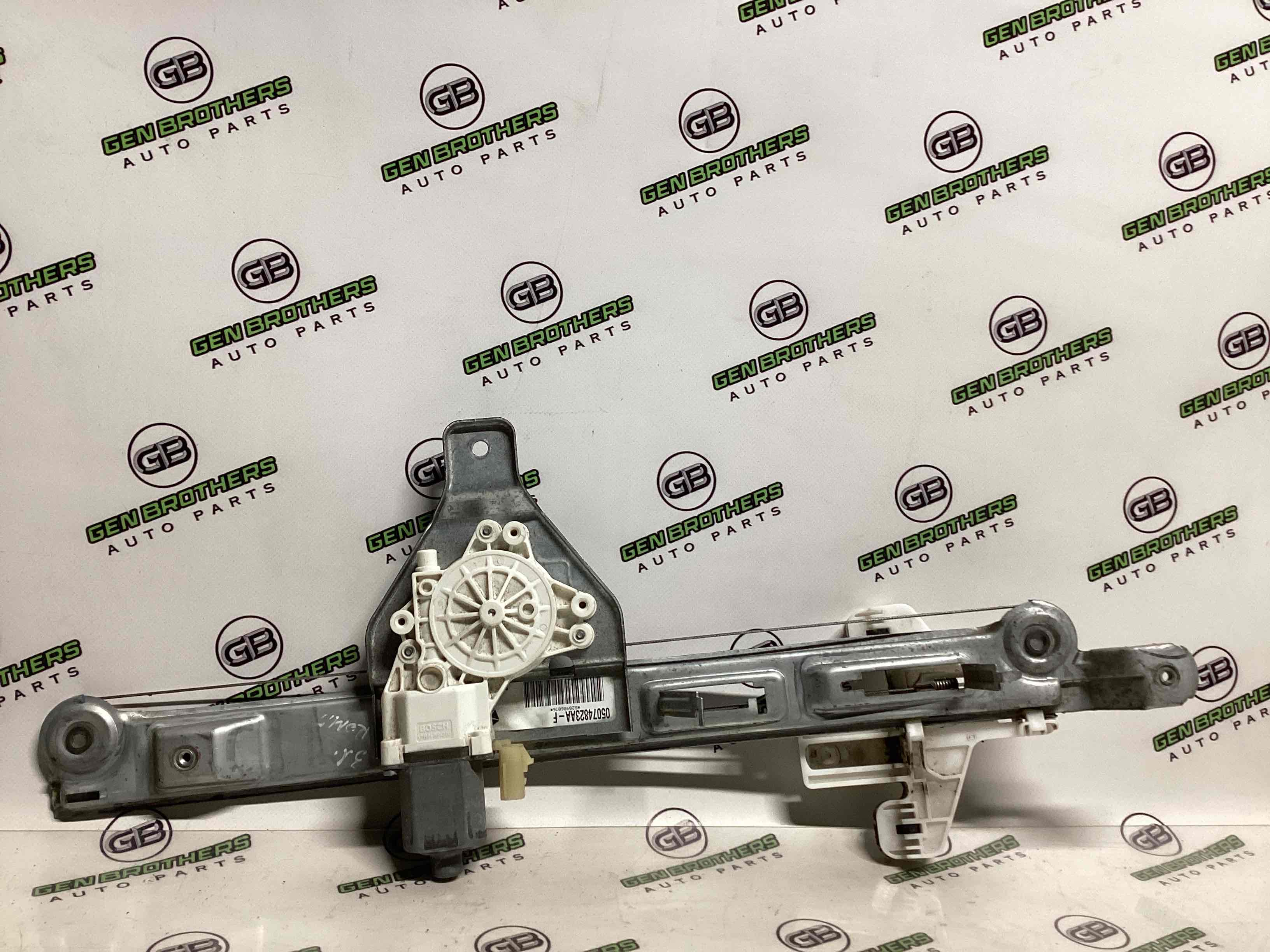 Склопідйомник задній лівий