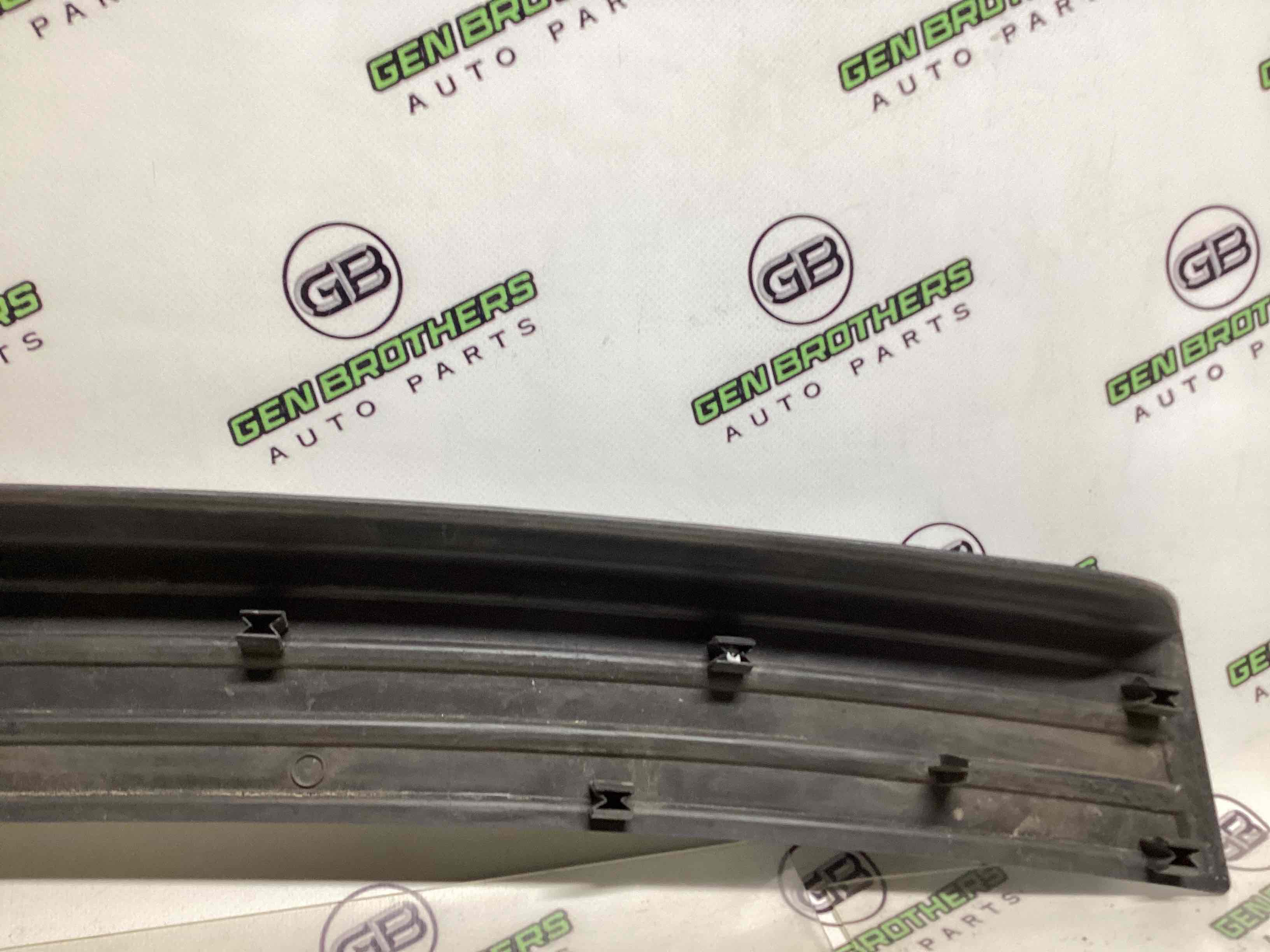 Накладка на бампер