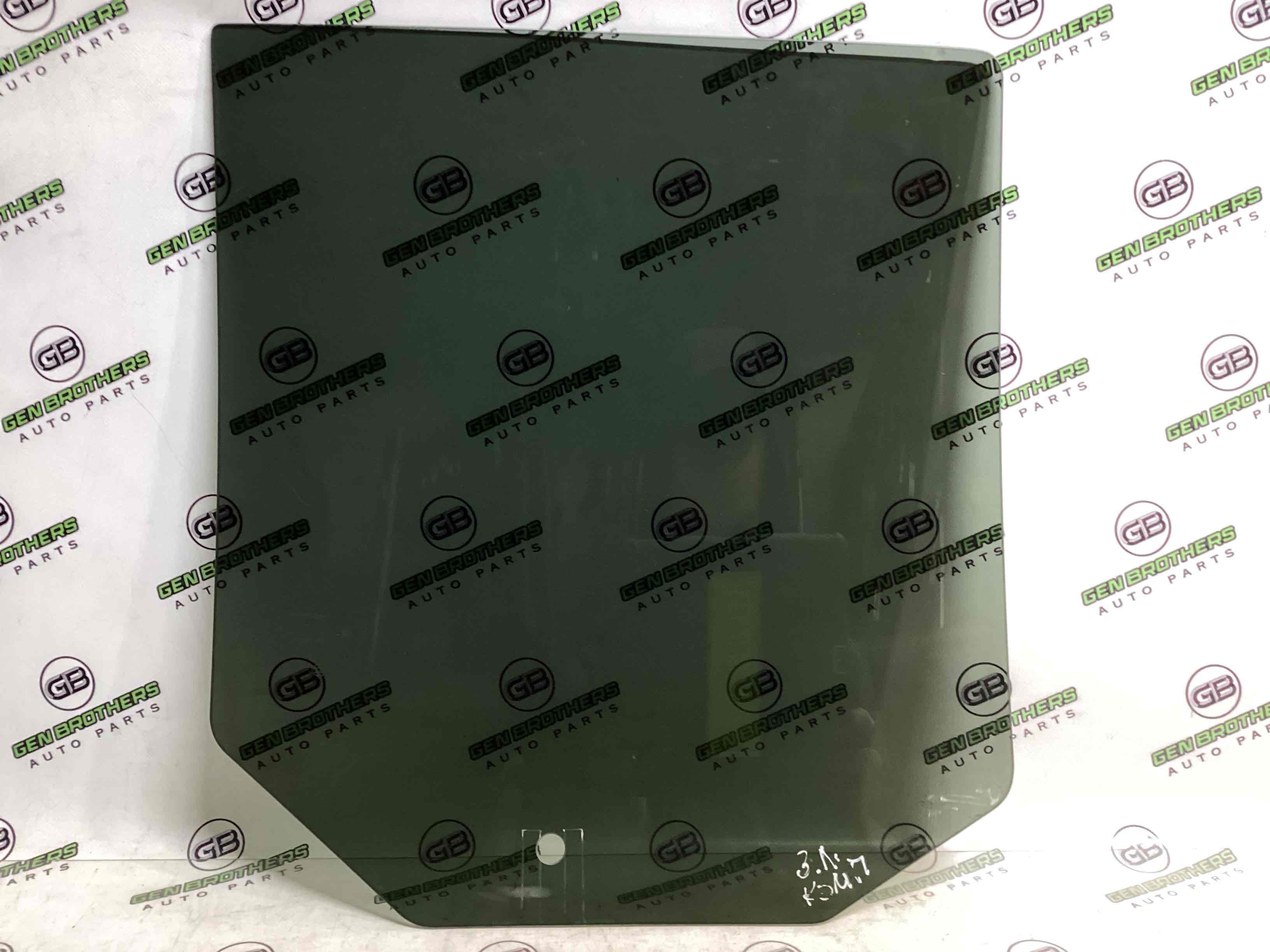 Скло заднє ліве