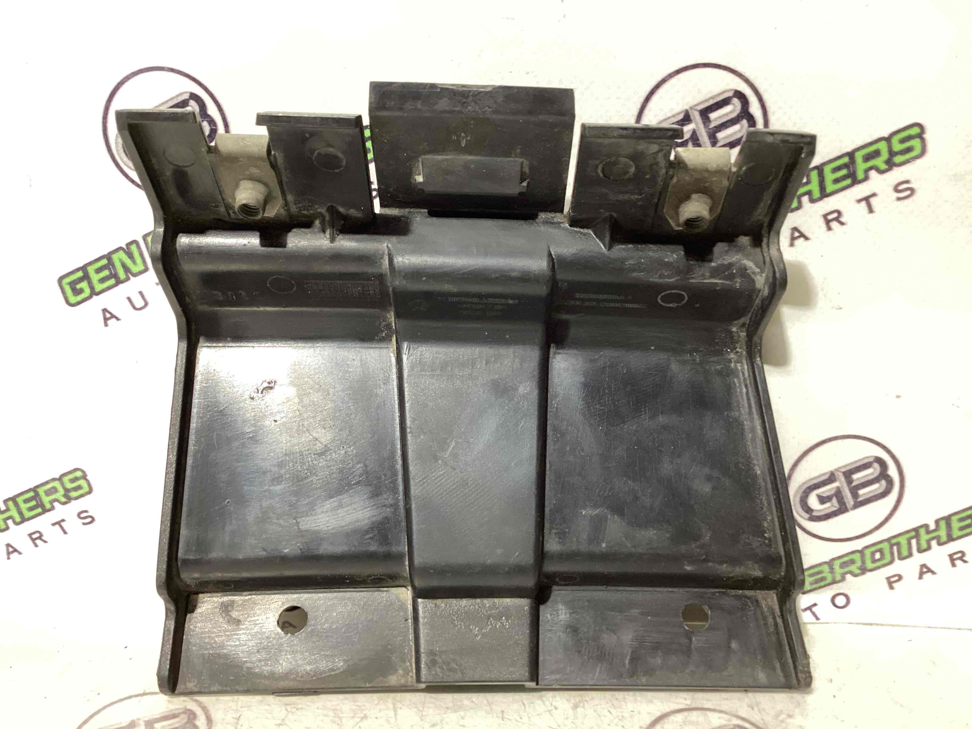 Кріплення заднього бампера ліве