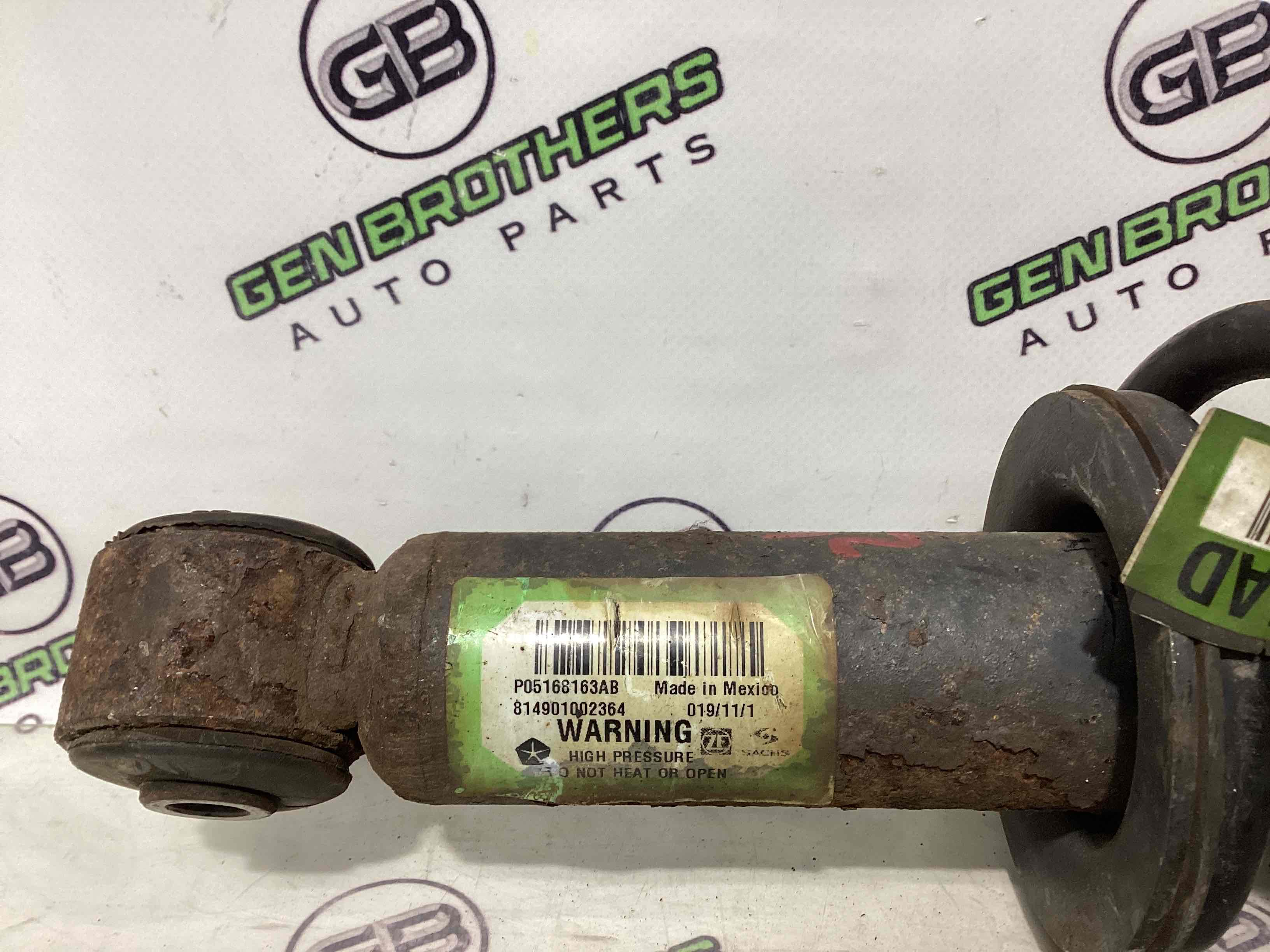 Стійка амортизатора у зборі