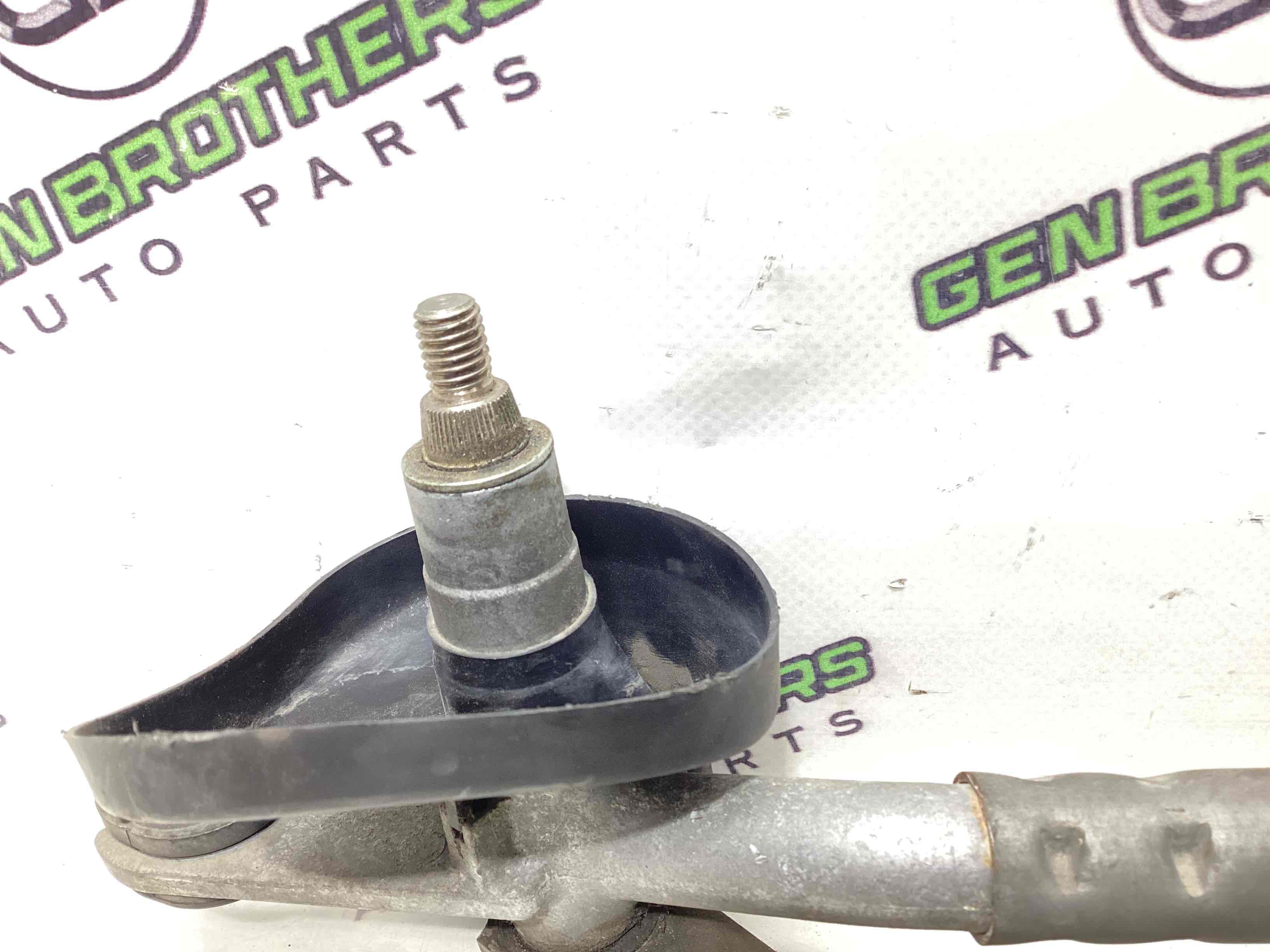 Механізм склоочисника, трапеція двірників