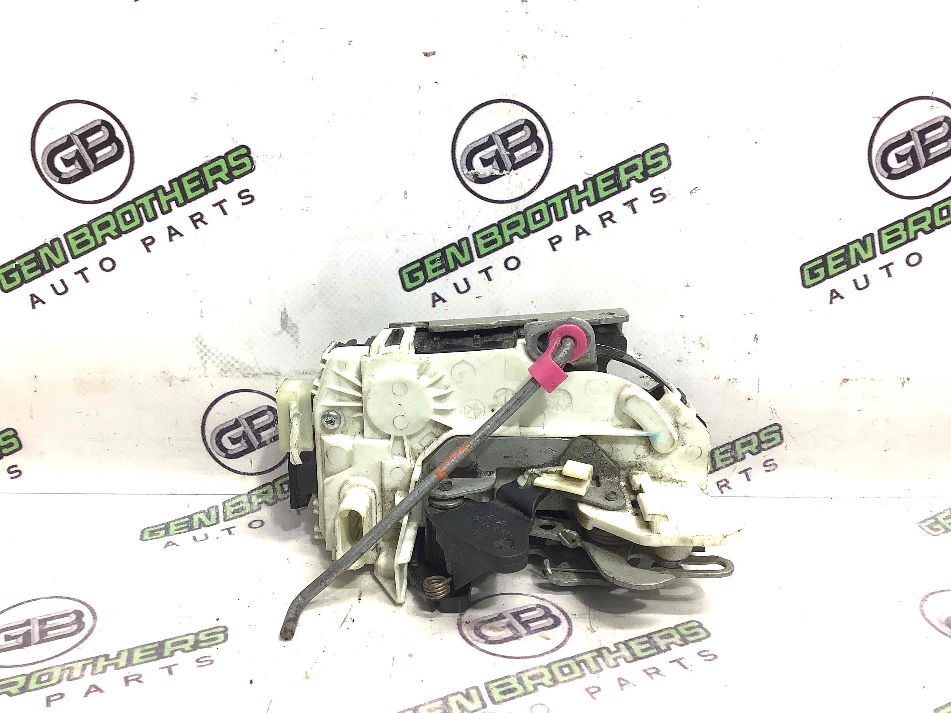 Замок дверей задньої лівої