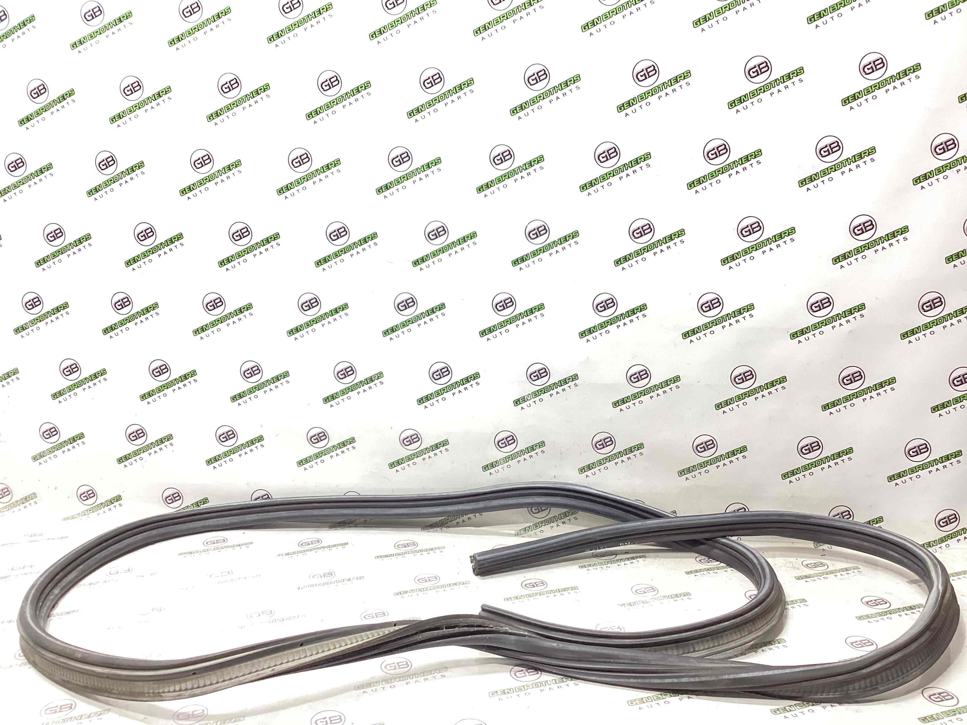 Ущільнювач кришки багажника, двері багажника