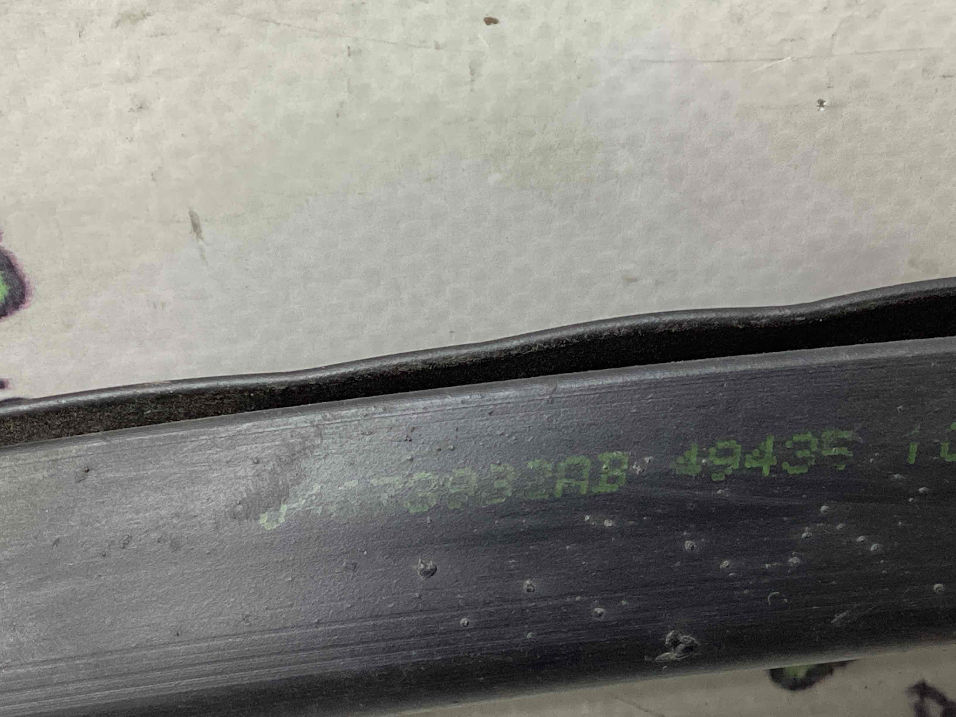 Ізолятор крила, ущільнювач та повітропровід крила