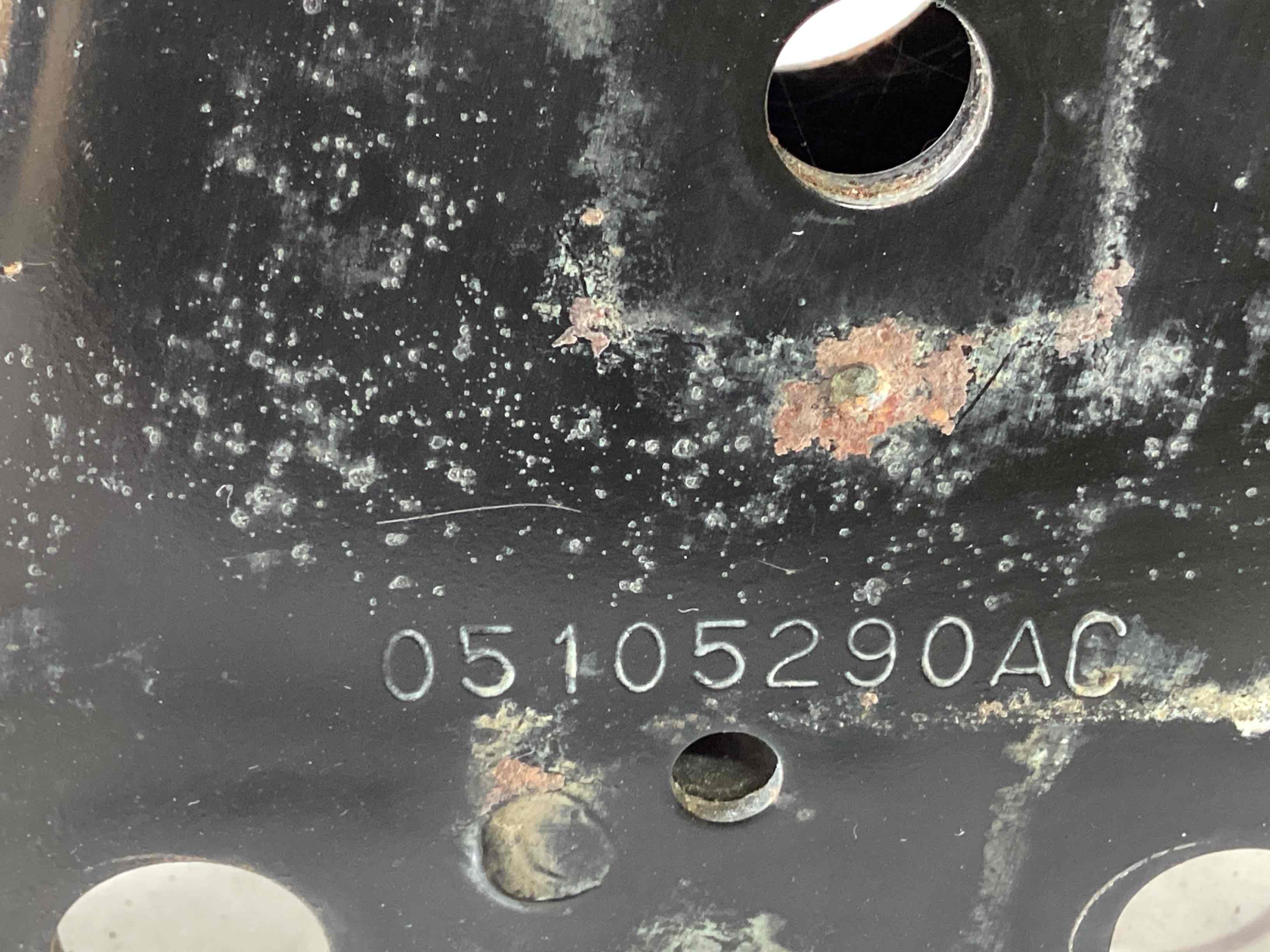 Кронштейн переднього підрамника