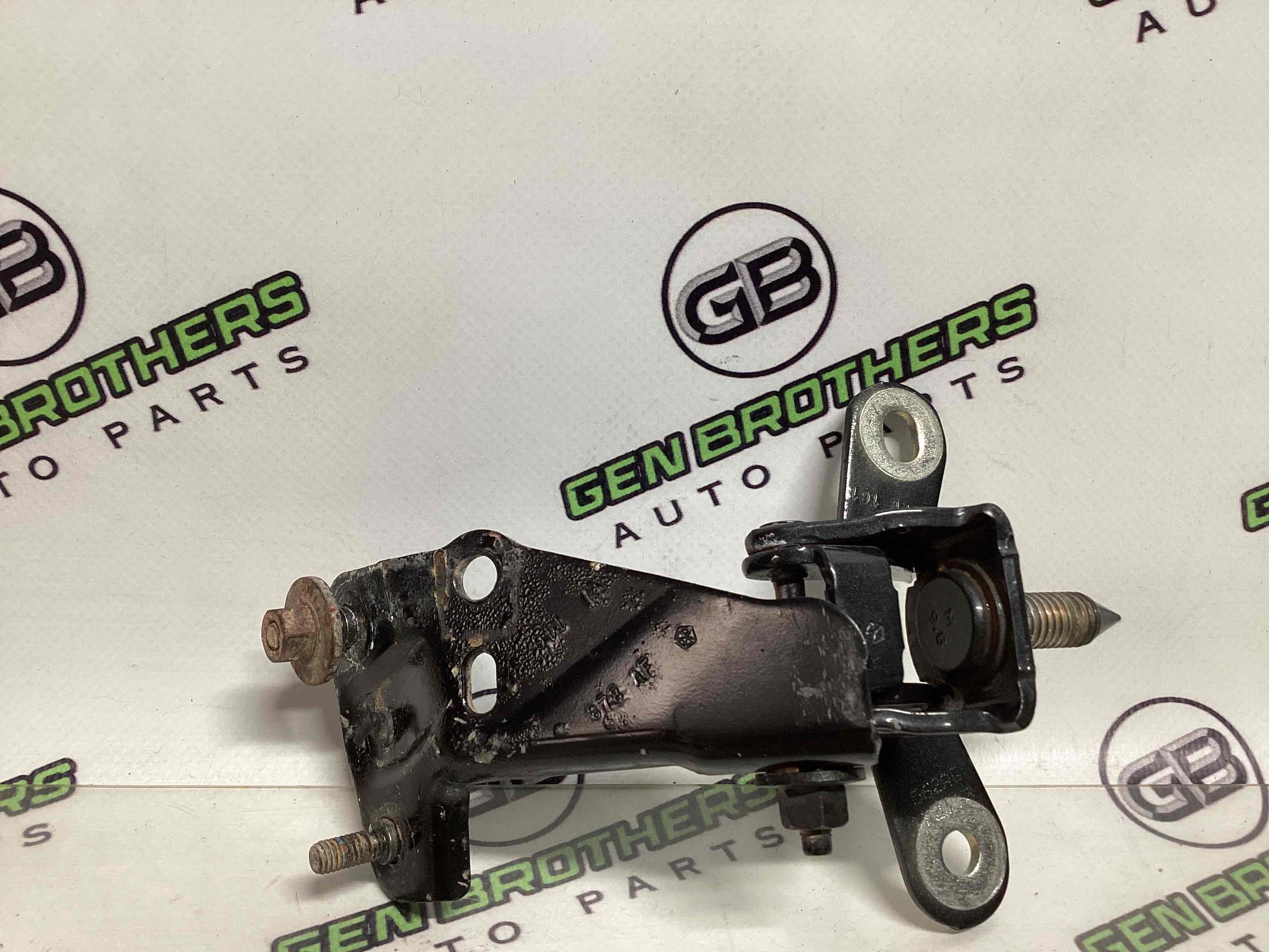 Петля кришки багажника, двері багажника