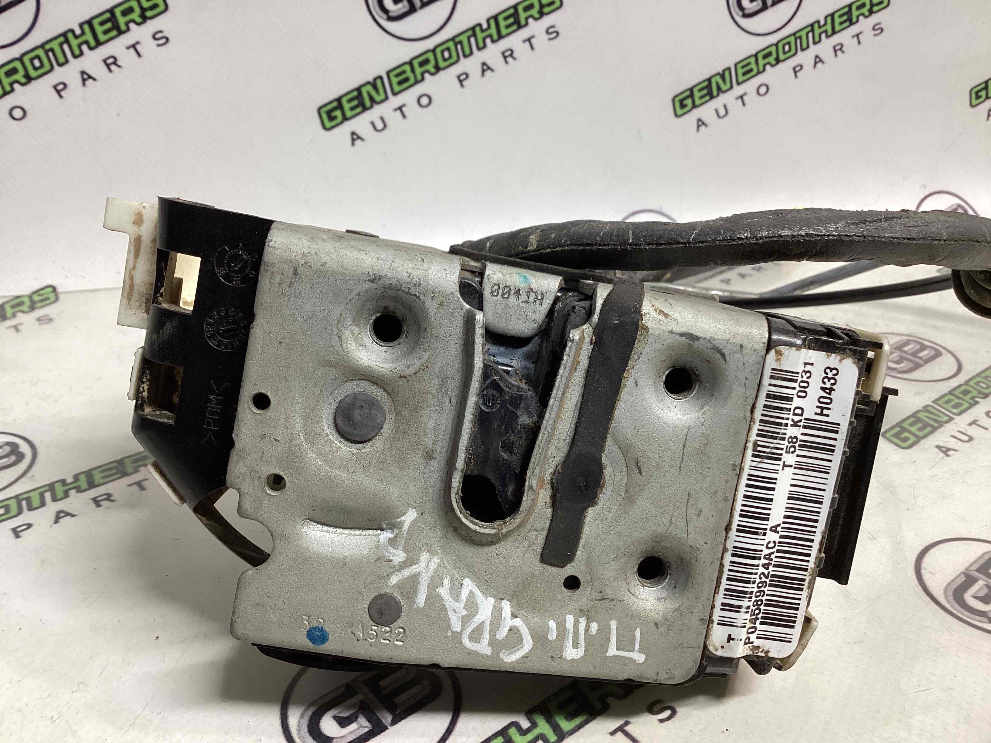 Замок дверей передньої правої