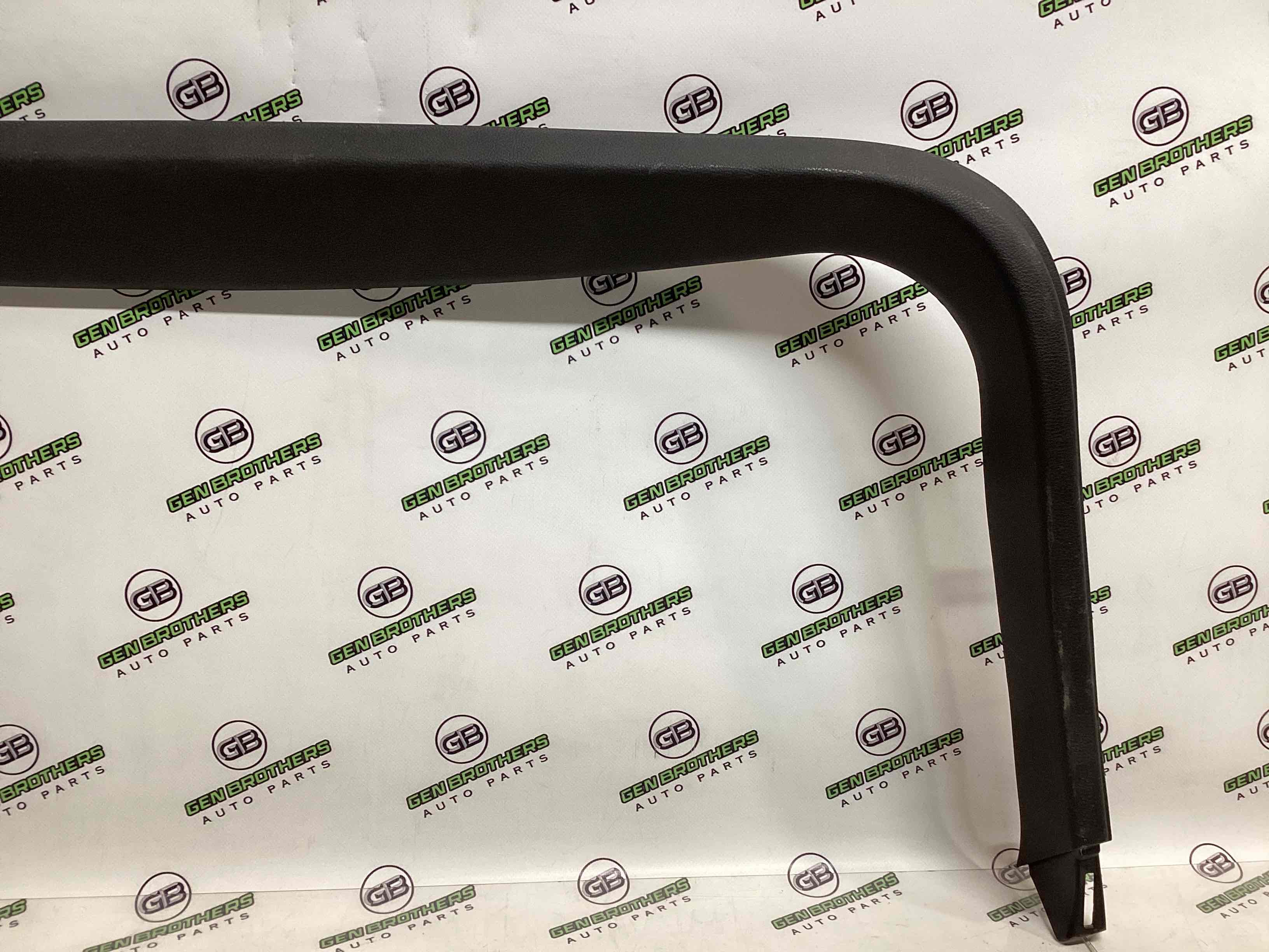 Елементи оздоблення багажника