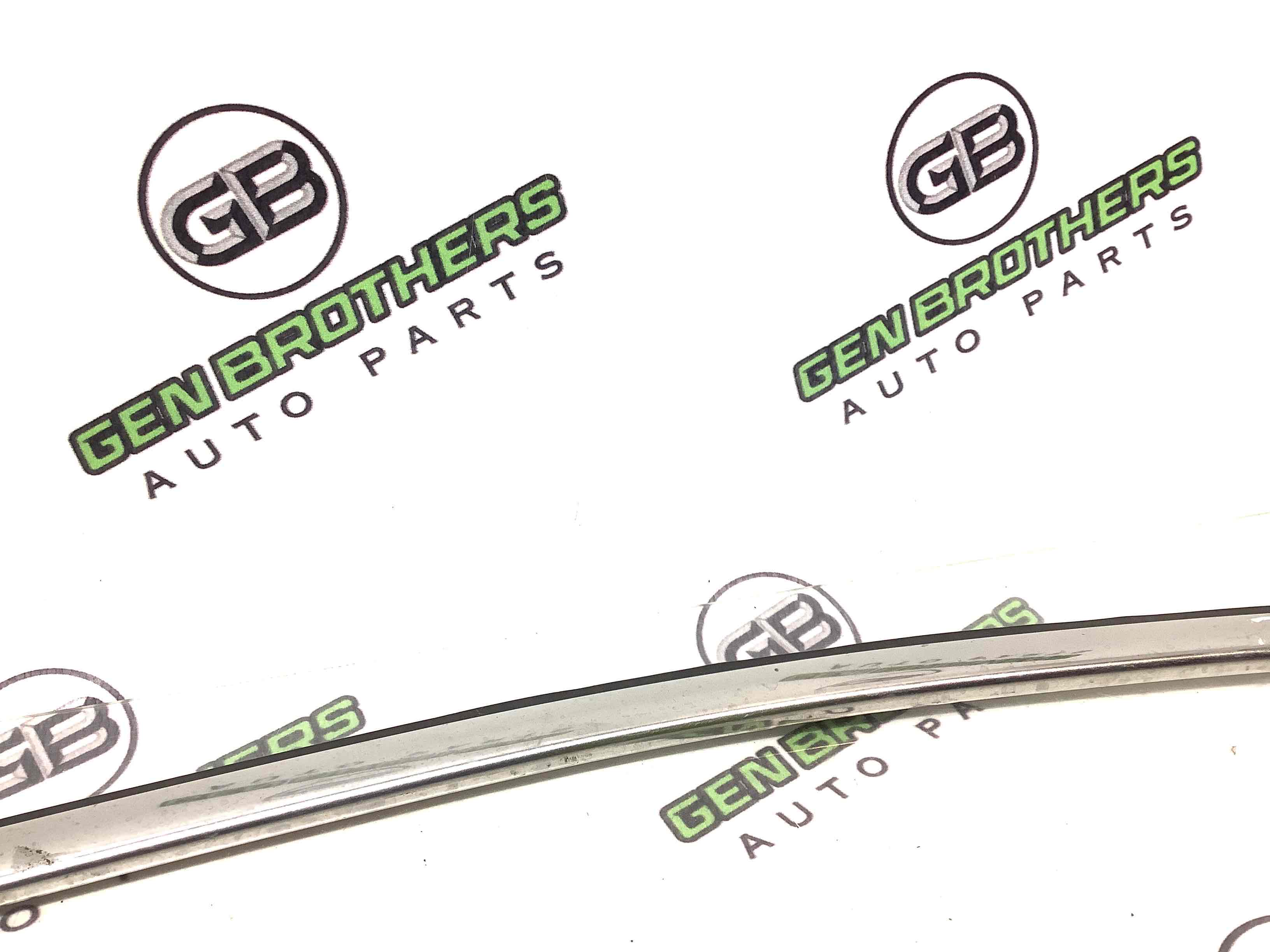 Молдинг двері передньої правої