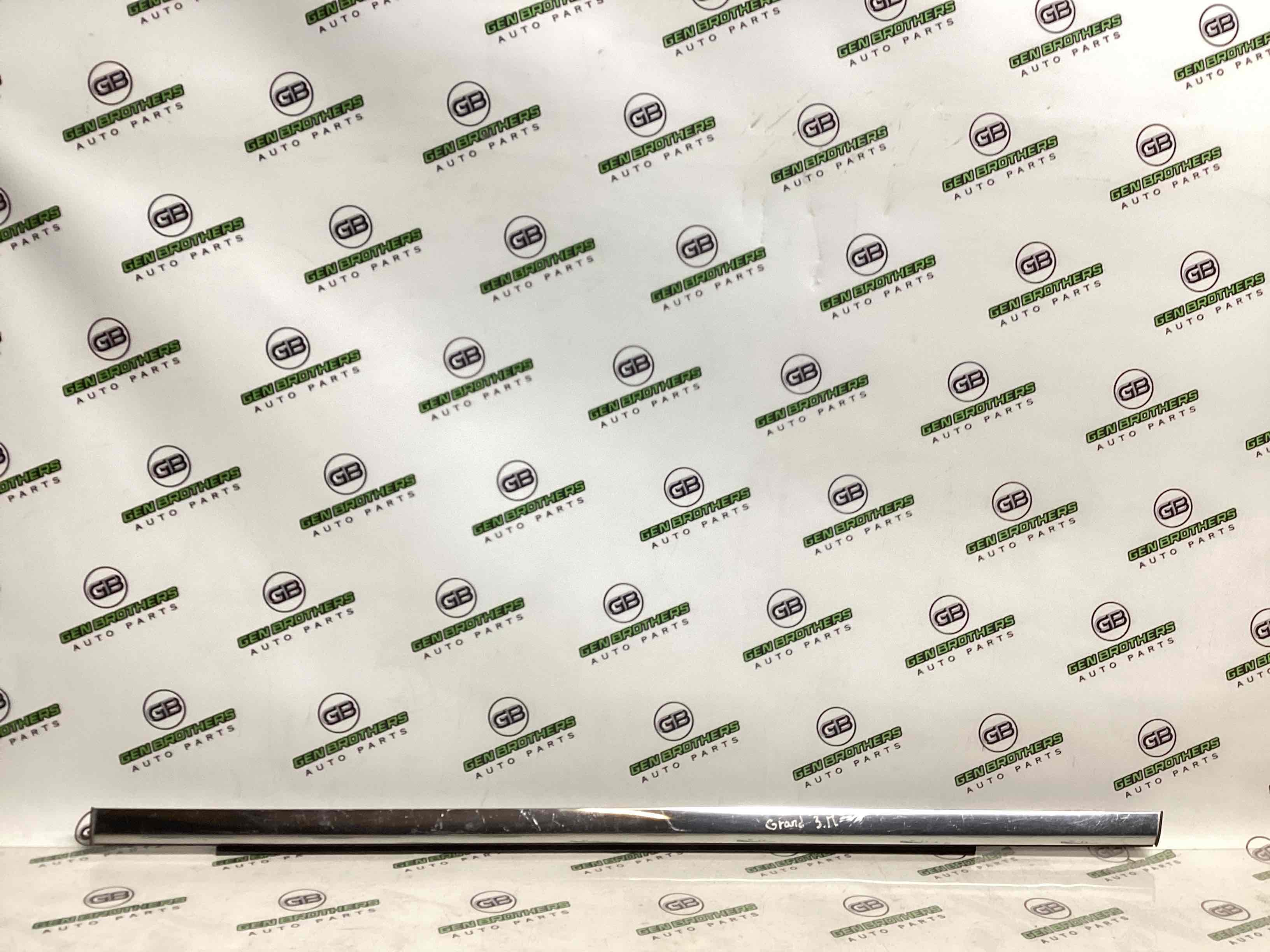 Молдинг двері задньої правої