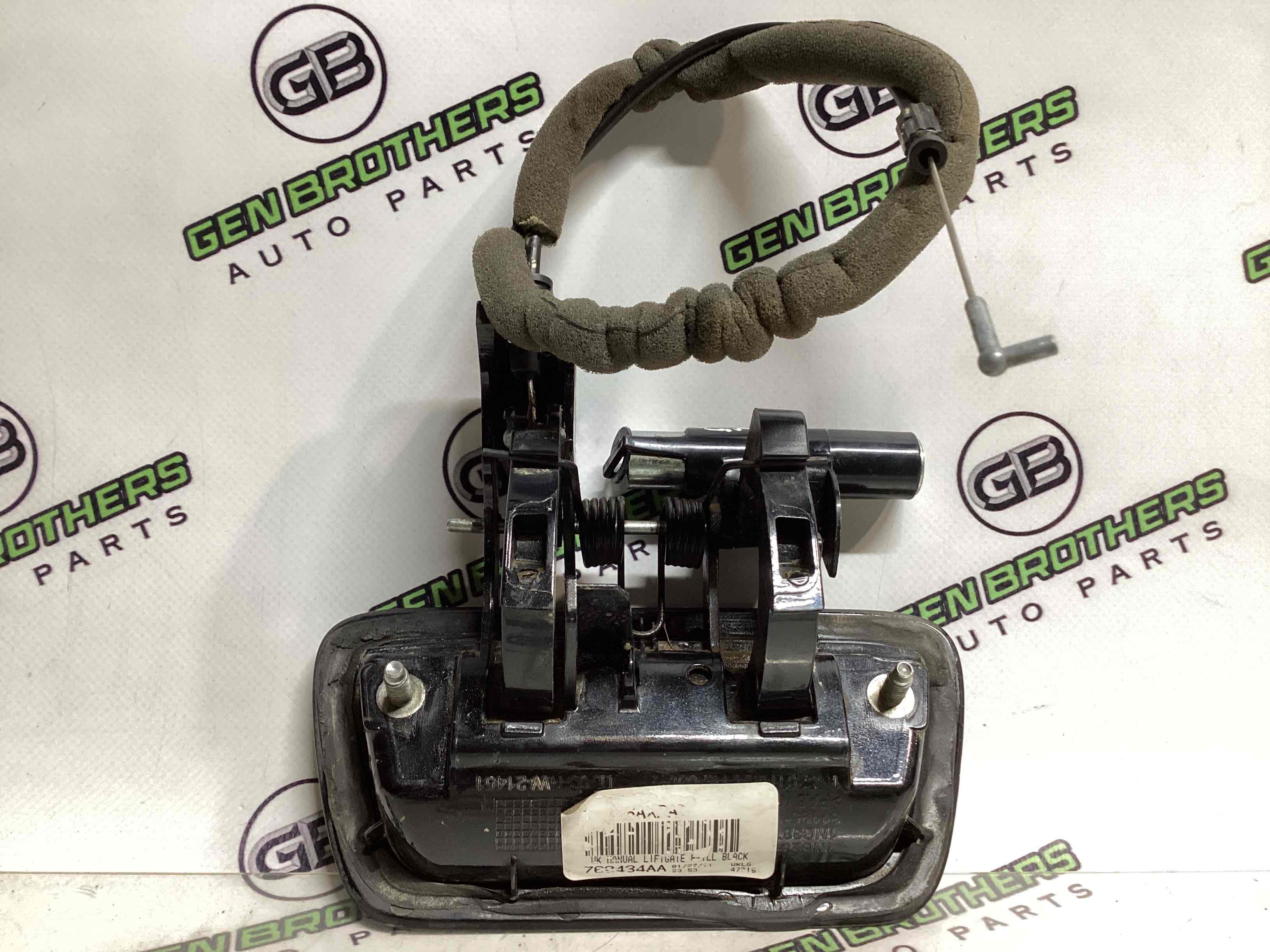 Кнопка відкриття багажника