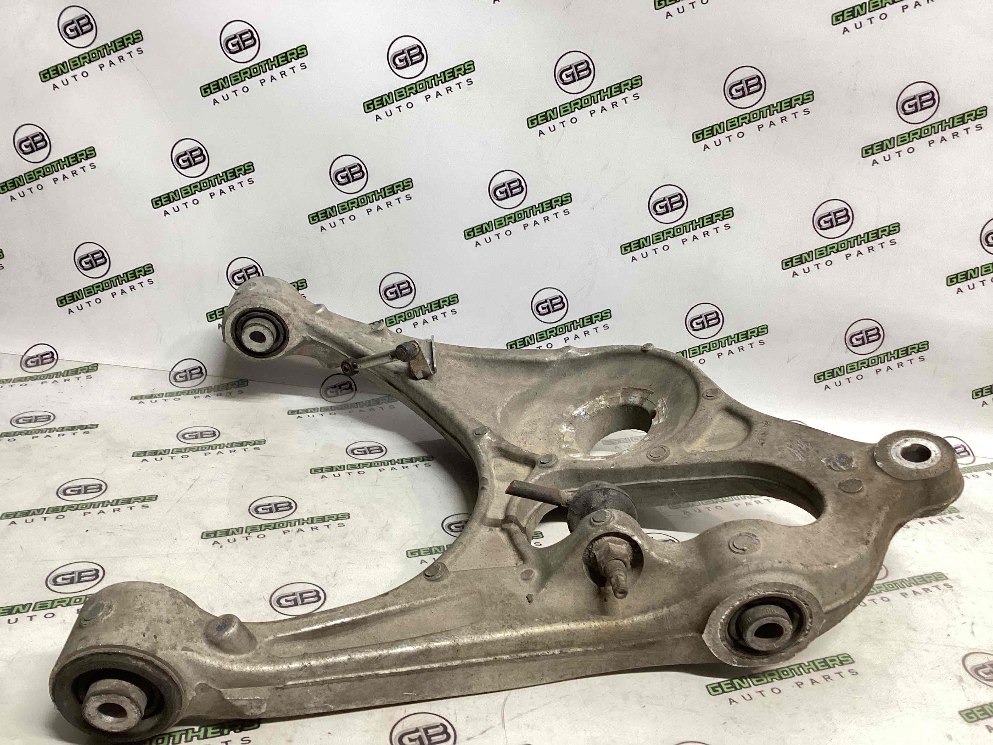 Важіль задній правий