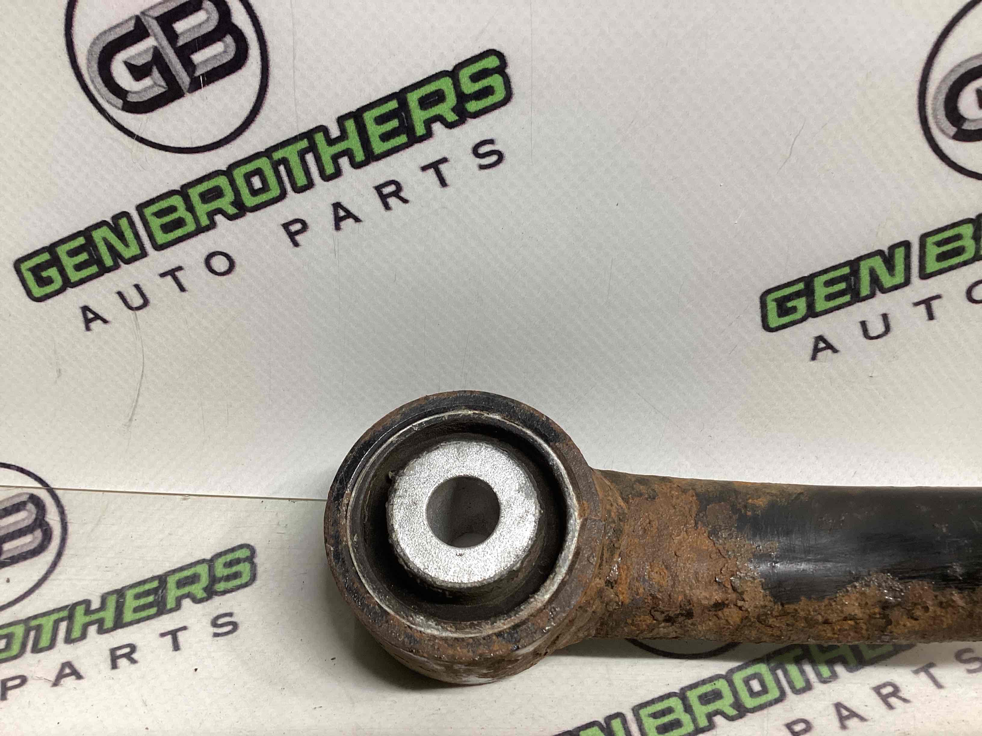 Важіль задній правий