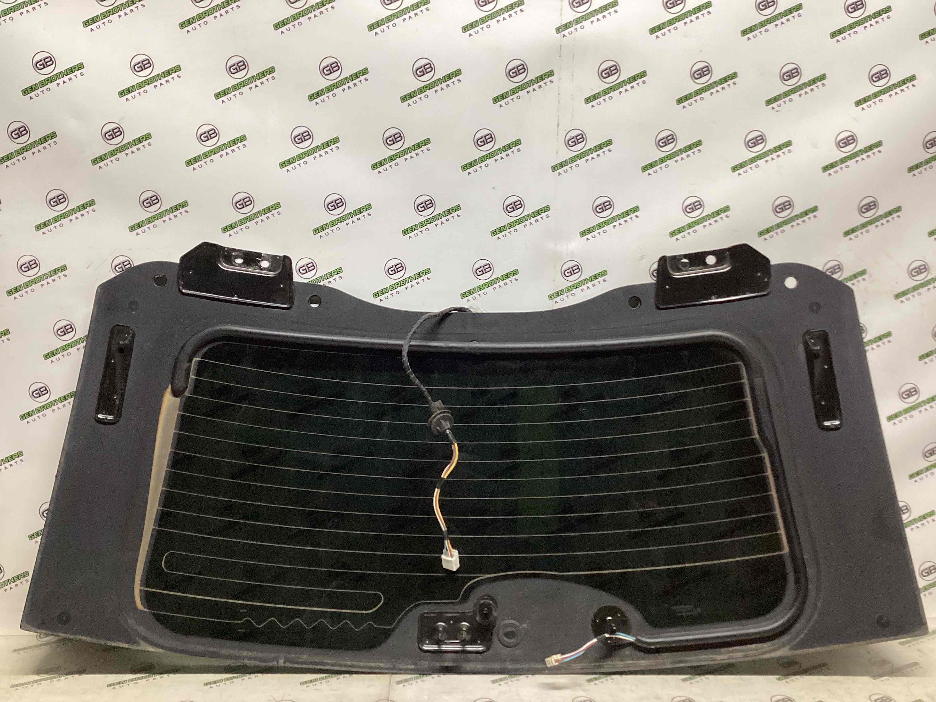 Скло заднє, скло кришки багажника