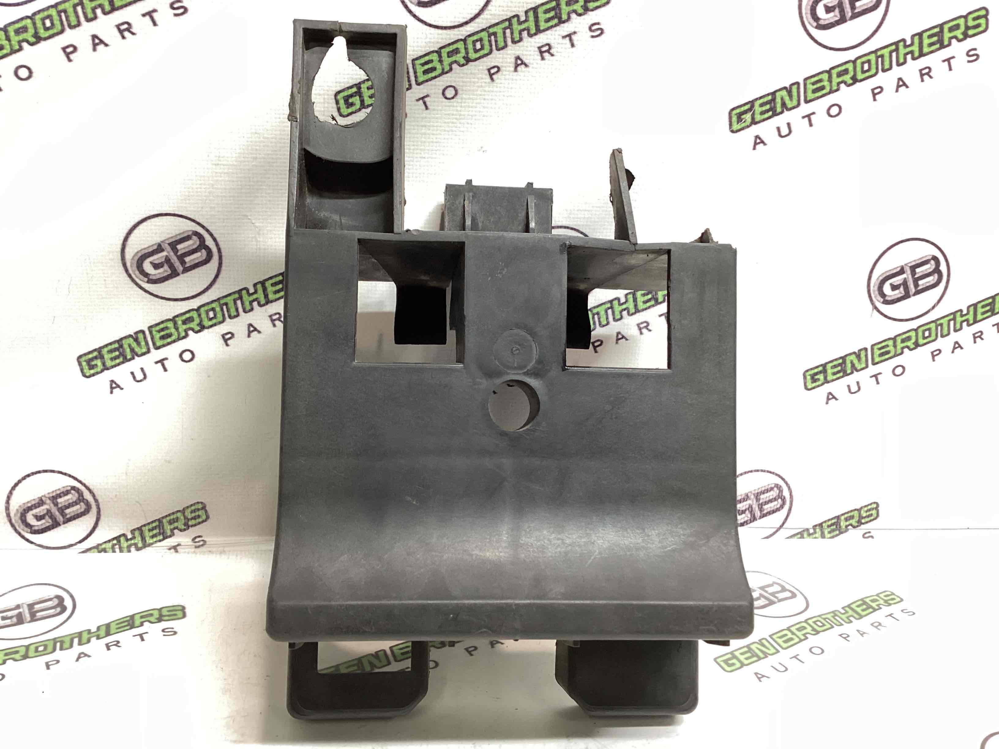 Кронштейн підсилювача бампера