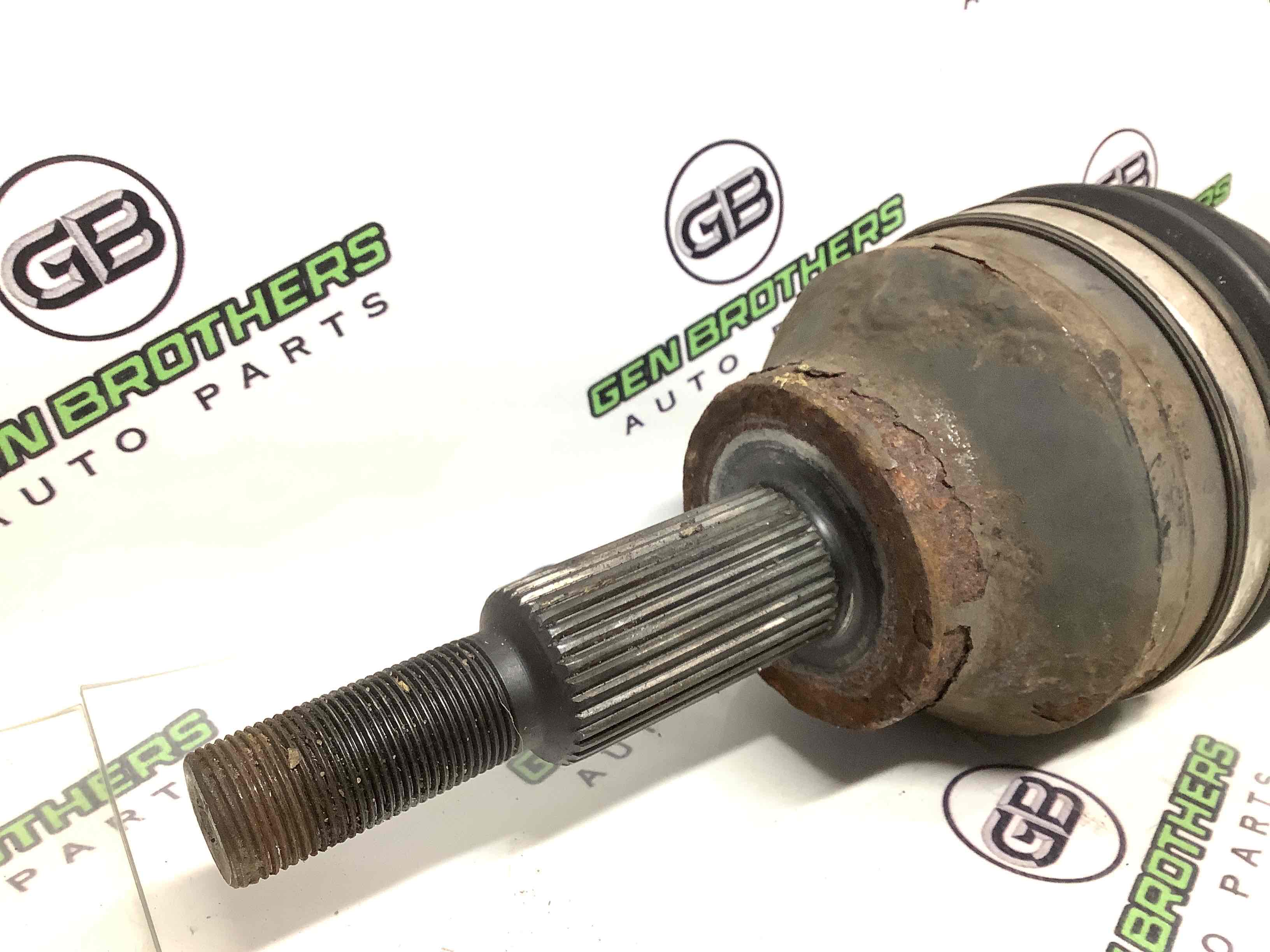 Піввісь передня права (привідний вал, ШРУС)