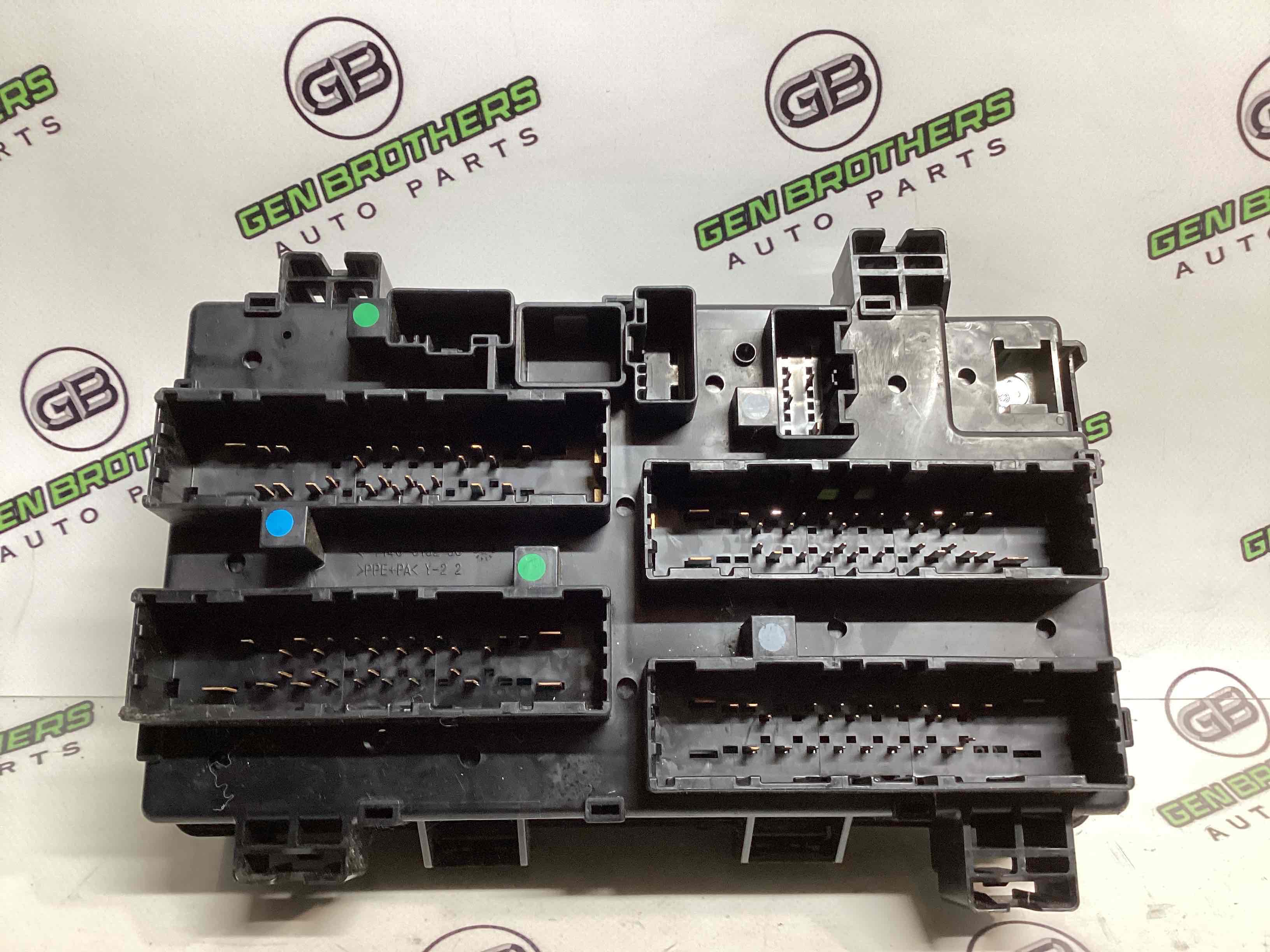 Блок запобіжників (блок реле)