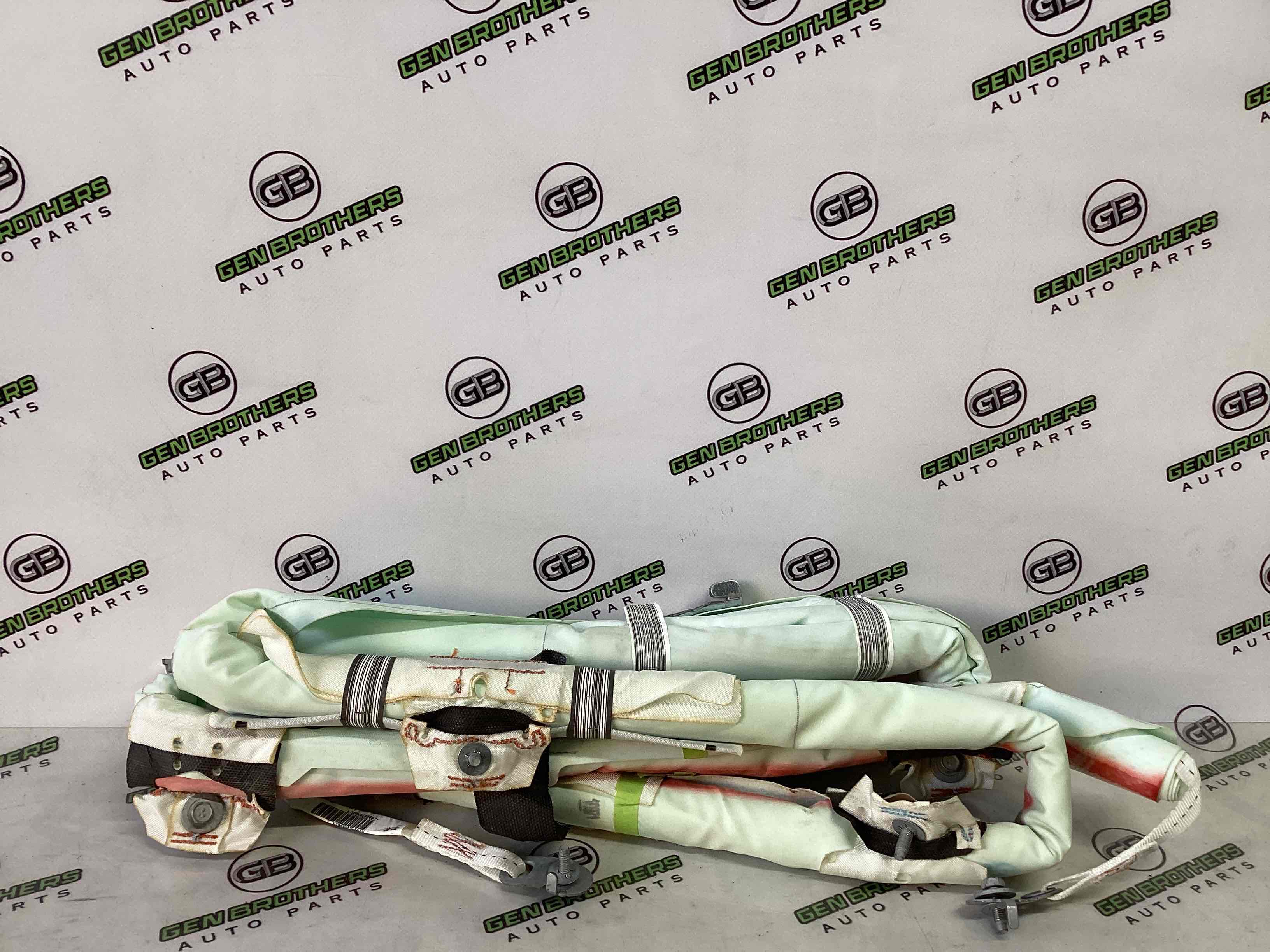 Подушка безпеки збоку шторка