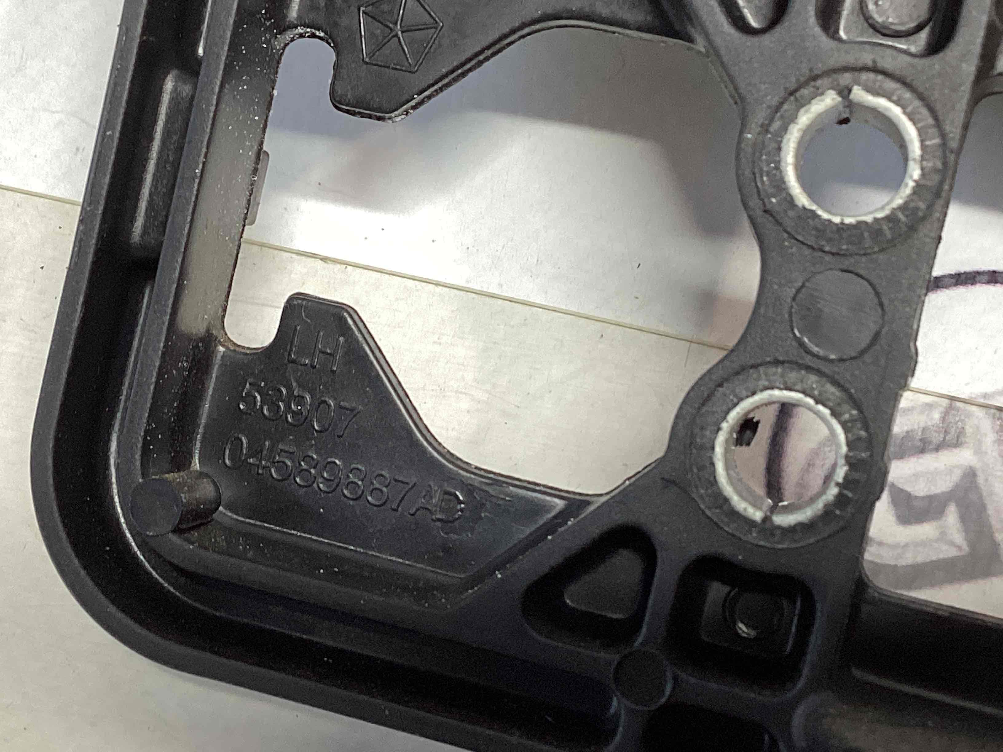 Кронштейн ручки дверей