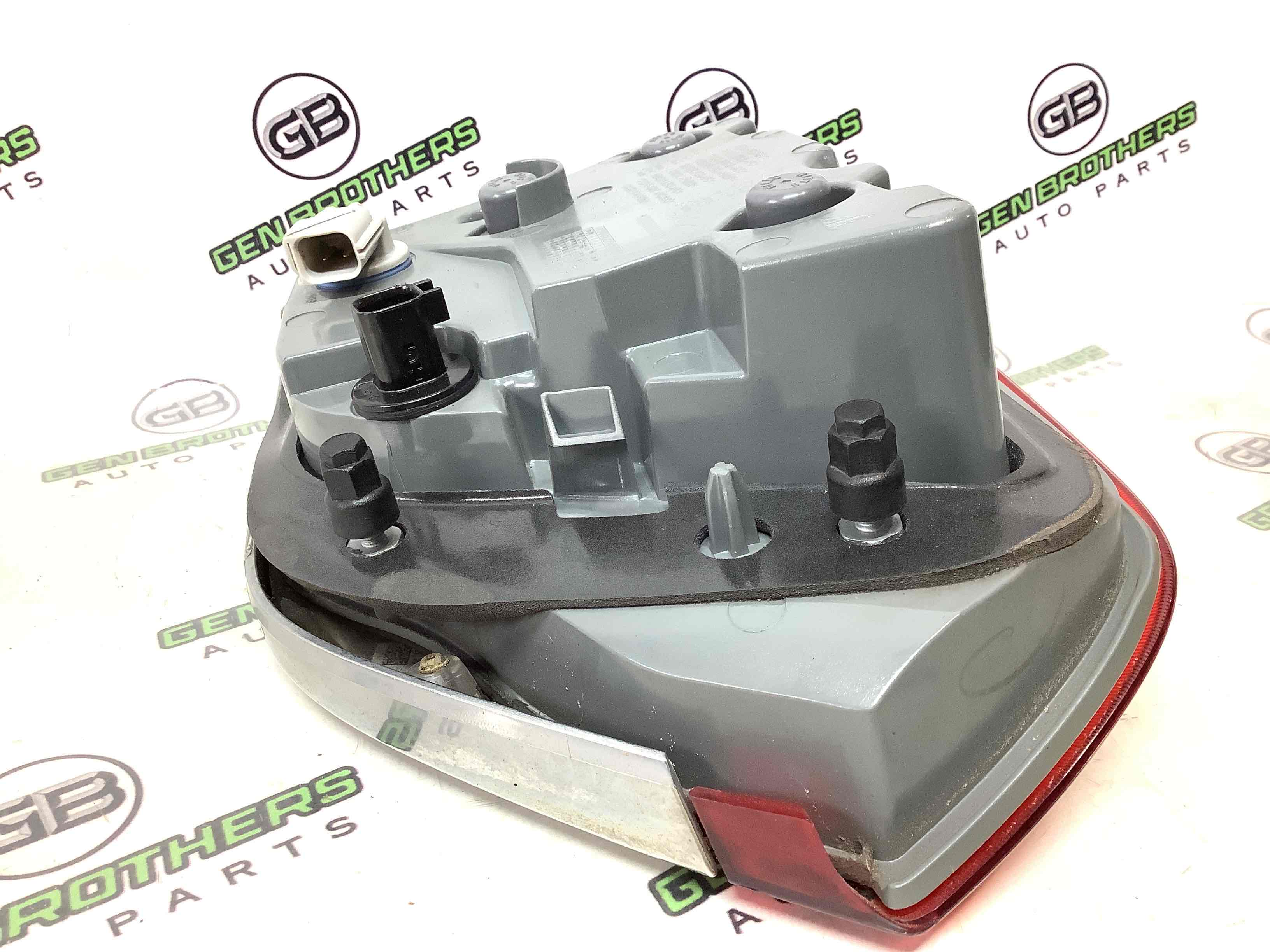 Ліхтар задній правий