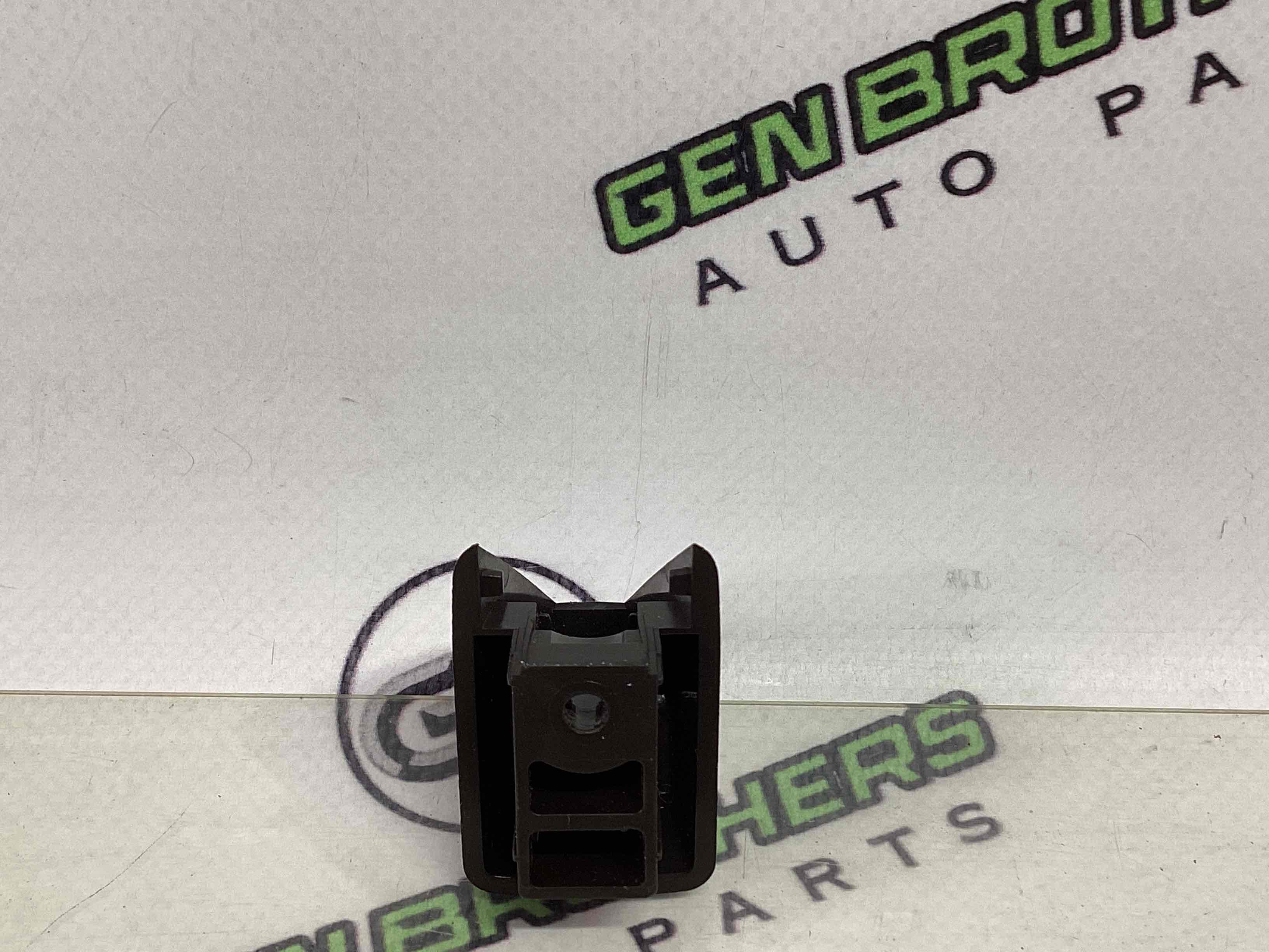 Козирок сонцезахисний