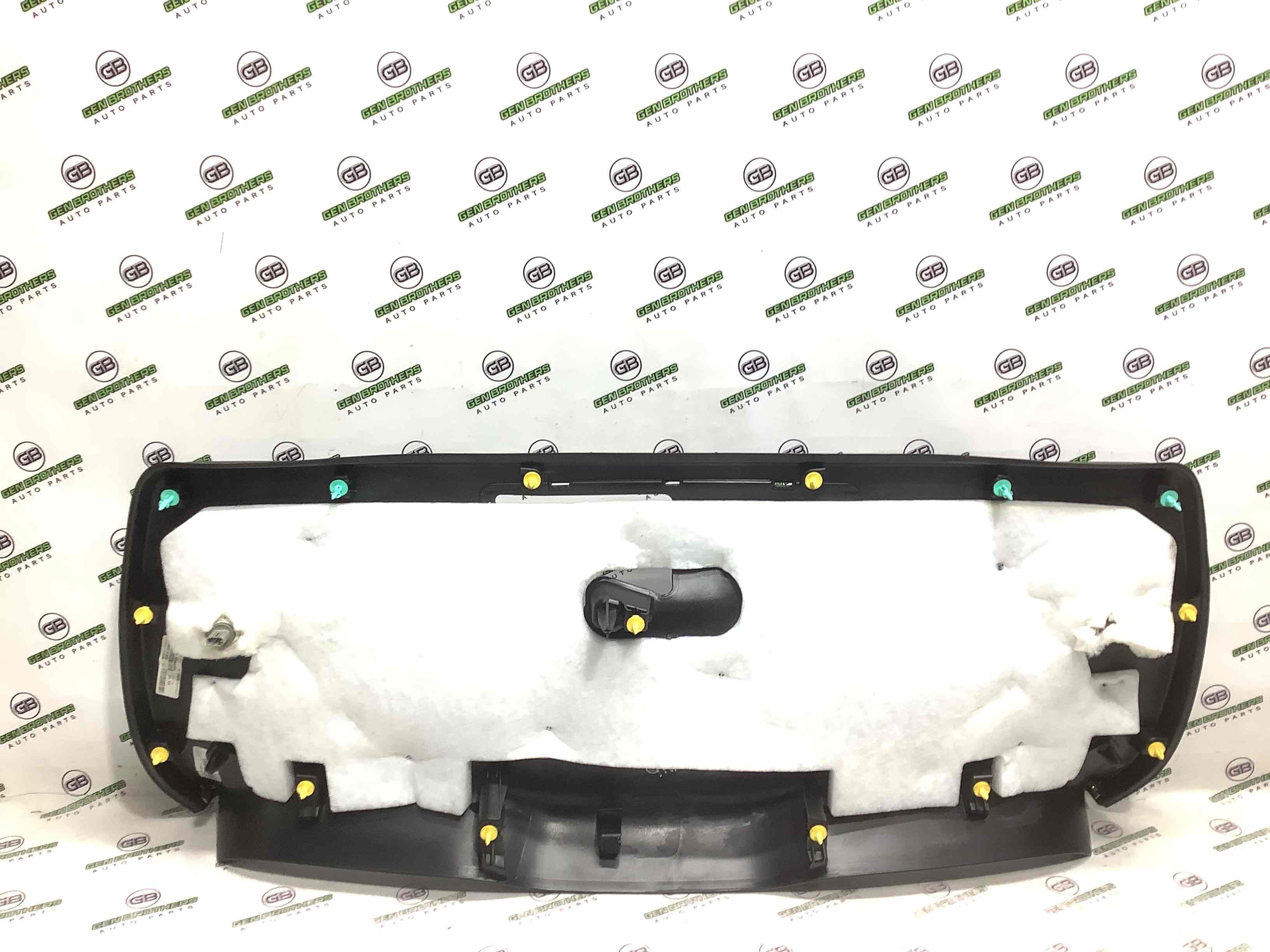 Обшивка кришки багажника